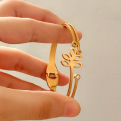 Leaflet Bangle
