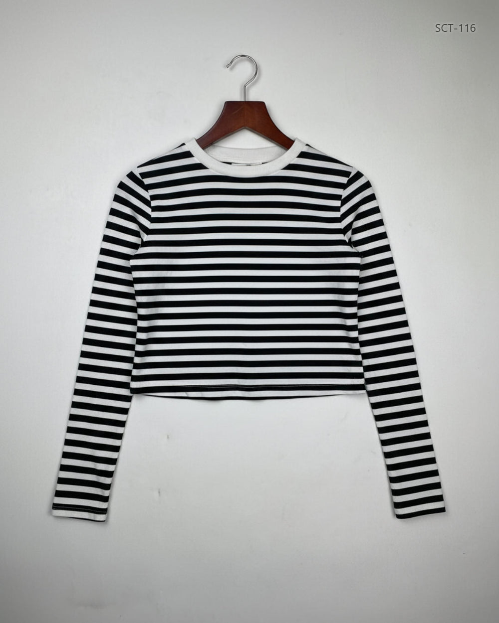 UK Imported secondhand Summer Crop Tops - H&M brand, Black & White Polyester, Premium condition, for Womens - Online Thrift Store Karachi Pakistan