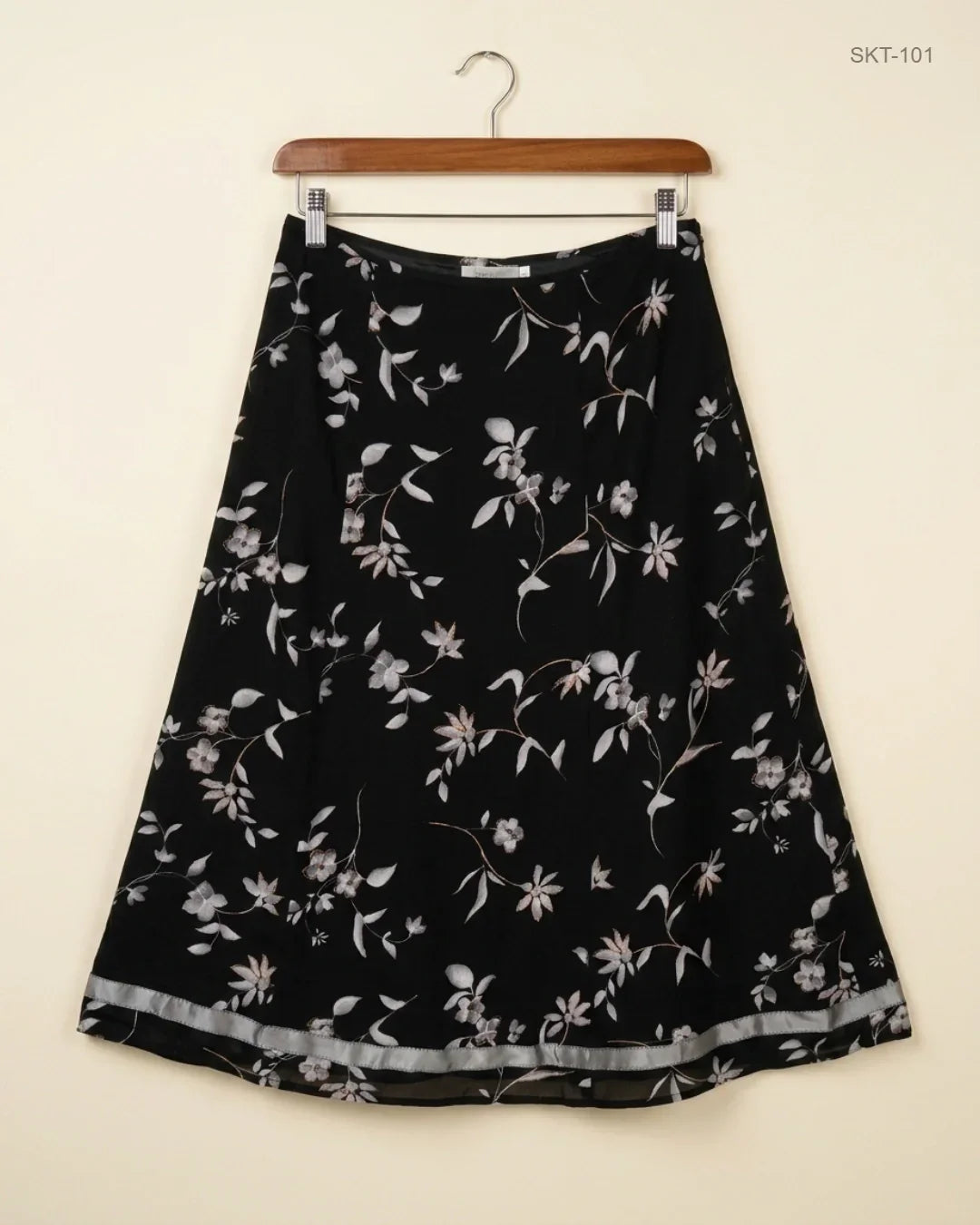 Premium Condition Women's skirts | Preloved CUT LABEL | Black Polyester | Thrift Shop for Womens Peshawar Pakistan | OTS