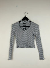 Shop Premium Winter Crop Tops by Topshop | Preloved Branded Clothes | Black & White Cotton | Women | OTS Thrift Store Lahore Pakistan