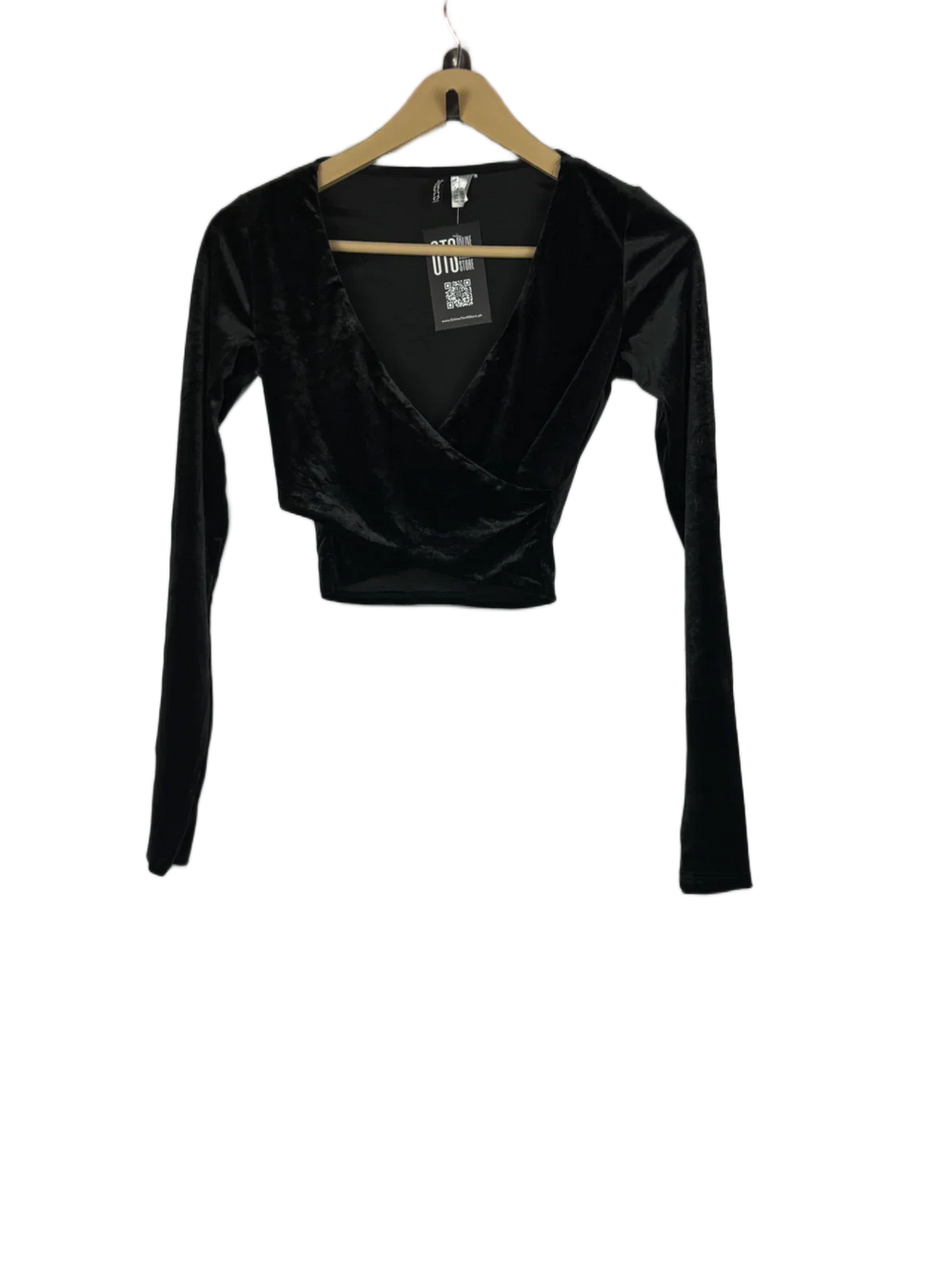 UK Imported secondhand Winter Crop Tops - H&M brand, Black Polyester, Premium condition, for Women - Online Thrift Store Lahore Pakistan