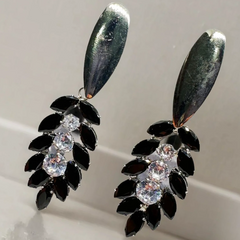 Elegant Leaf Drop Earrings