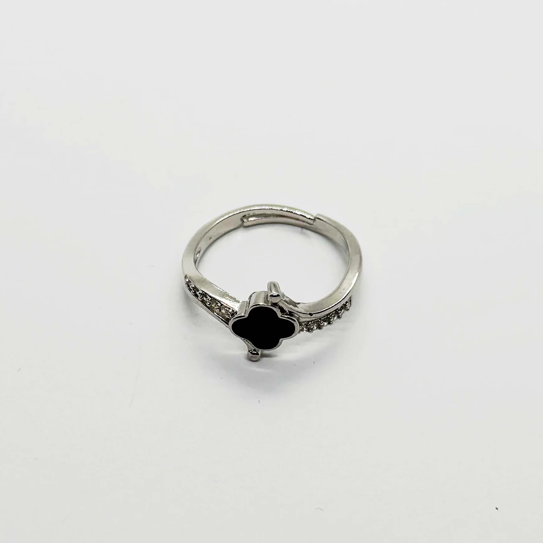 Dainty Black Clover & Silver Ring