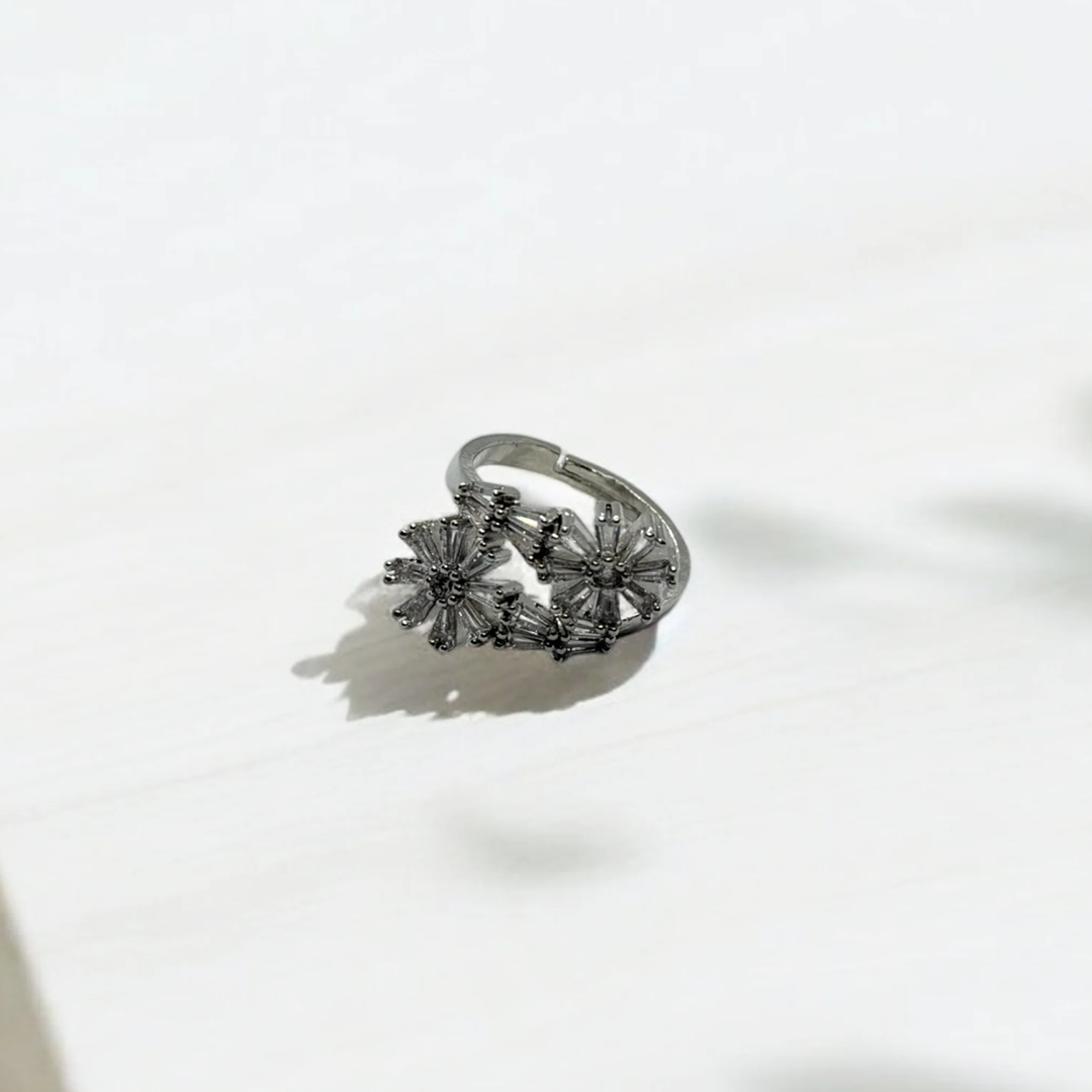 Daffodils Silver Toe Ring