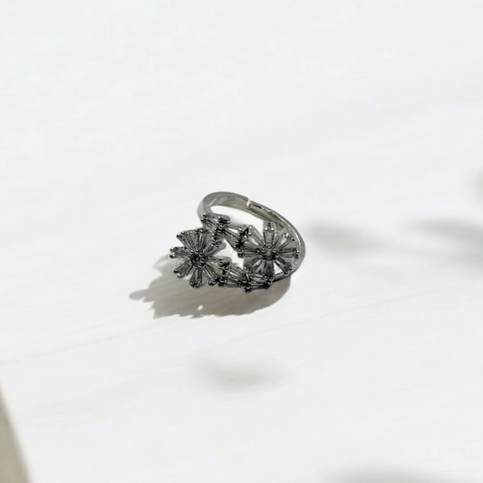 Daffodils Silver Toe Ring