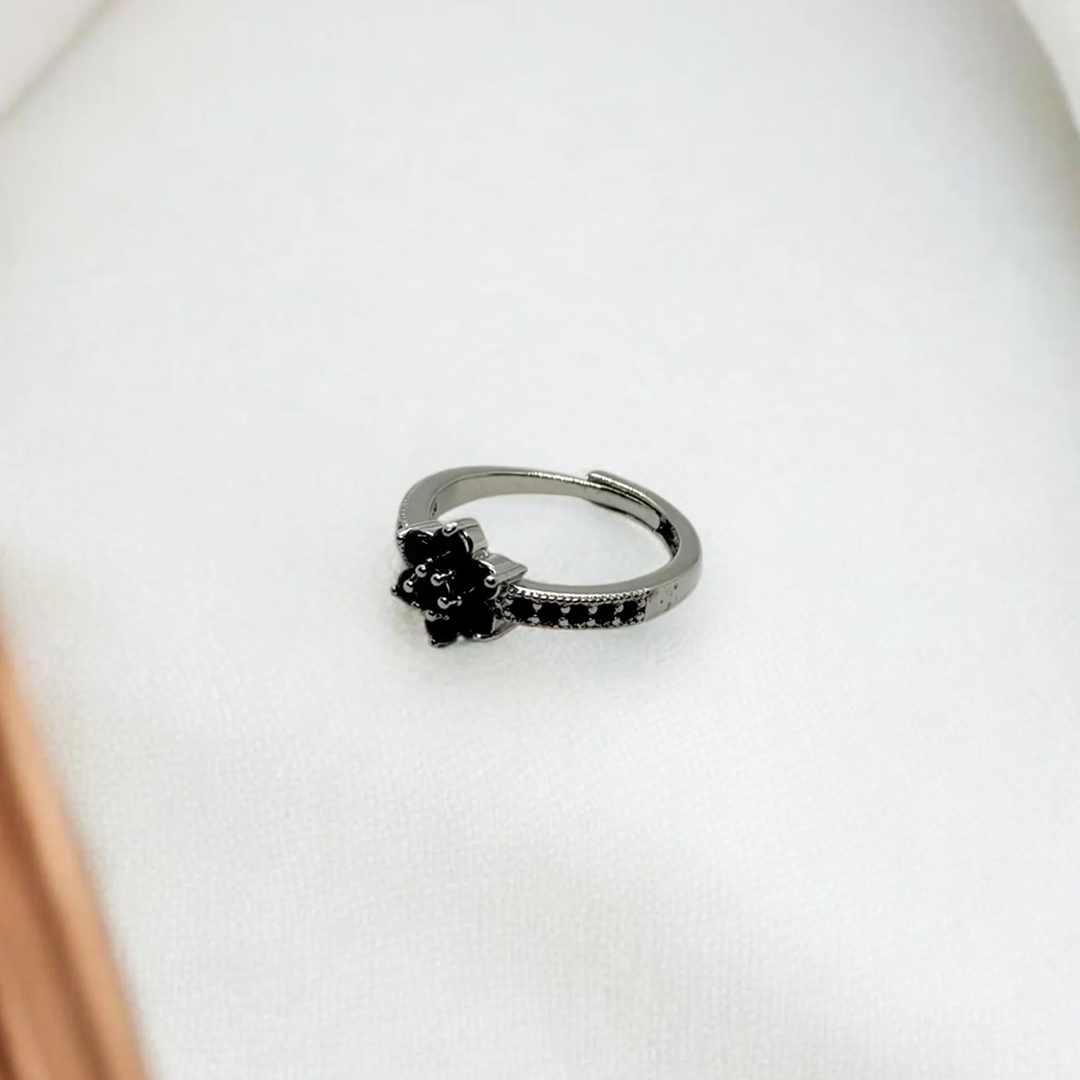 Cute Flower Cluster Ring