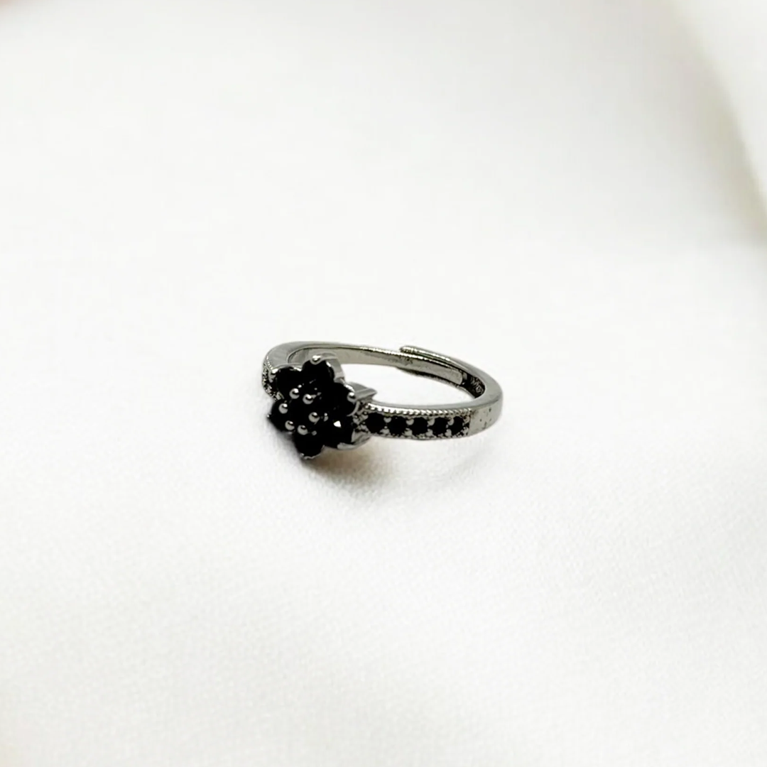 Cute Flower Cluster Ring