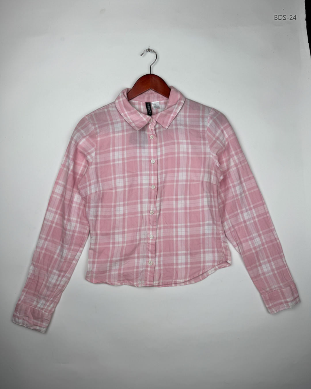 Shop Premium Button Down Shirt by H&M | Preloved Branded Clothes | Pink Cotton | Women | OTS Thrift Store Karachi Pakistan