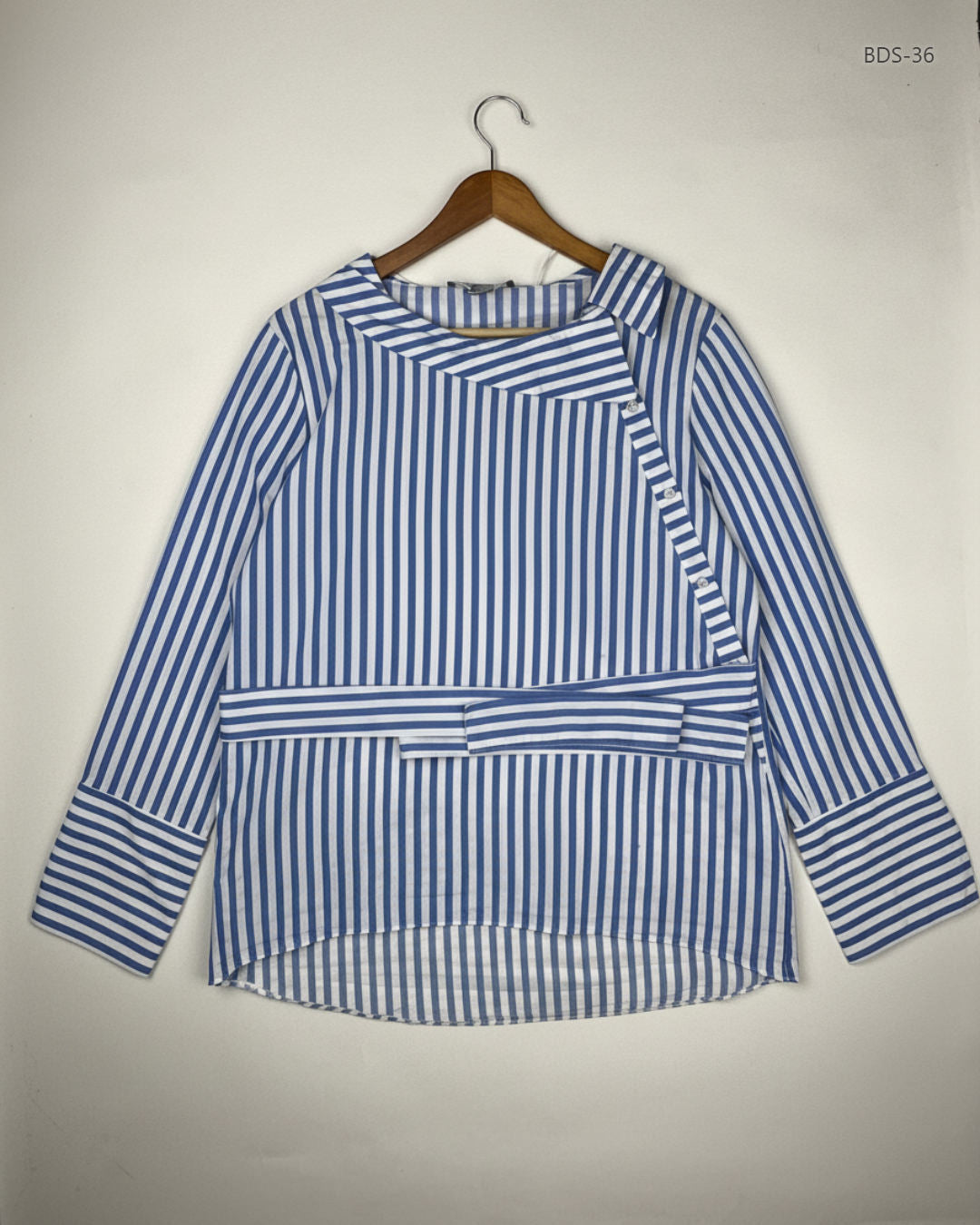 Secondhand Branded Button Down Shirt by Primark, Blue Cotton fabric, Premium condition, for Women - Online Thrift Shop Lahore Pakistan