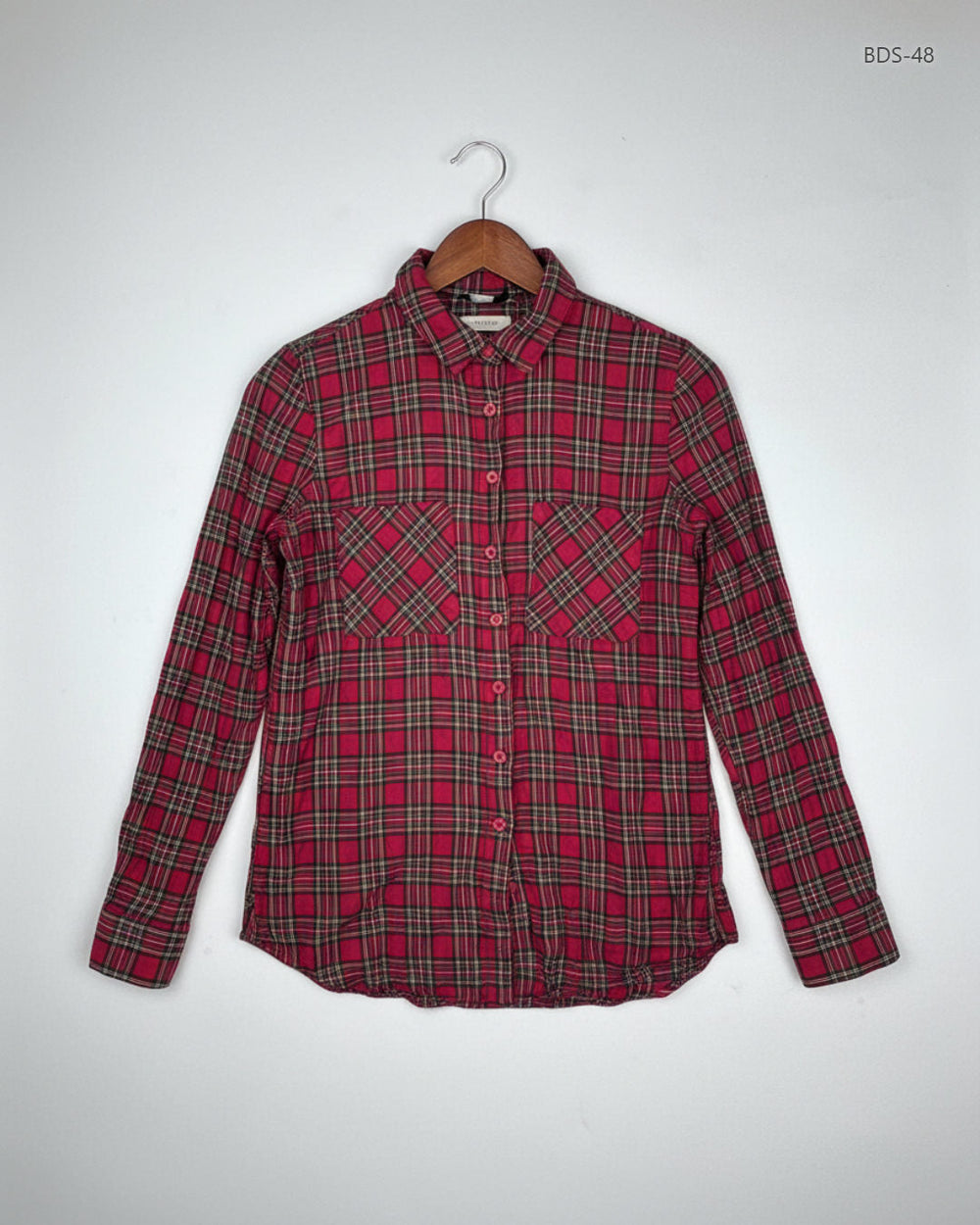 Secondhand Branded Button Down Shirt by New Look, Red Cotton fabric, Premium condition, for Women - Online Thrift Shop Islamabad Pakistan