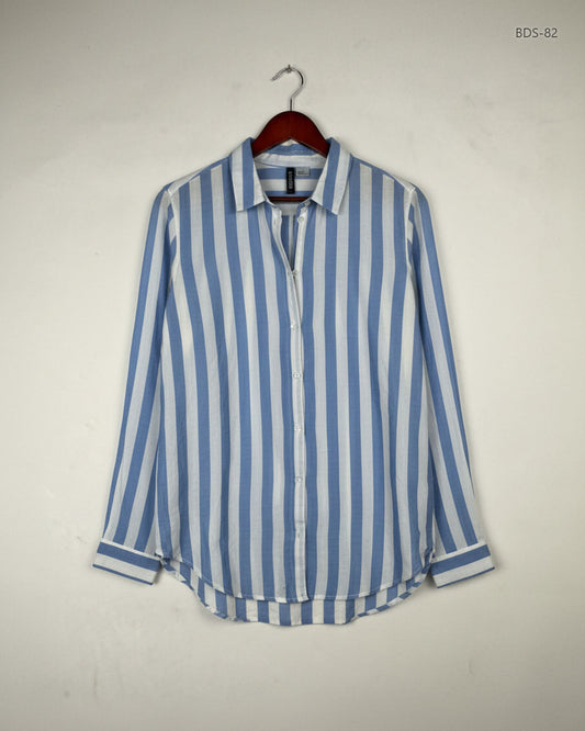 UK Imported secondhand Button Down Shirt - H&M brand, White & Blue Cotton, Premium condition, for Women - Online Thrift Store Peshawar Pakistan