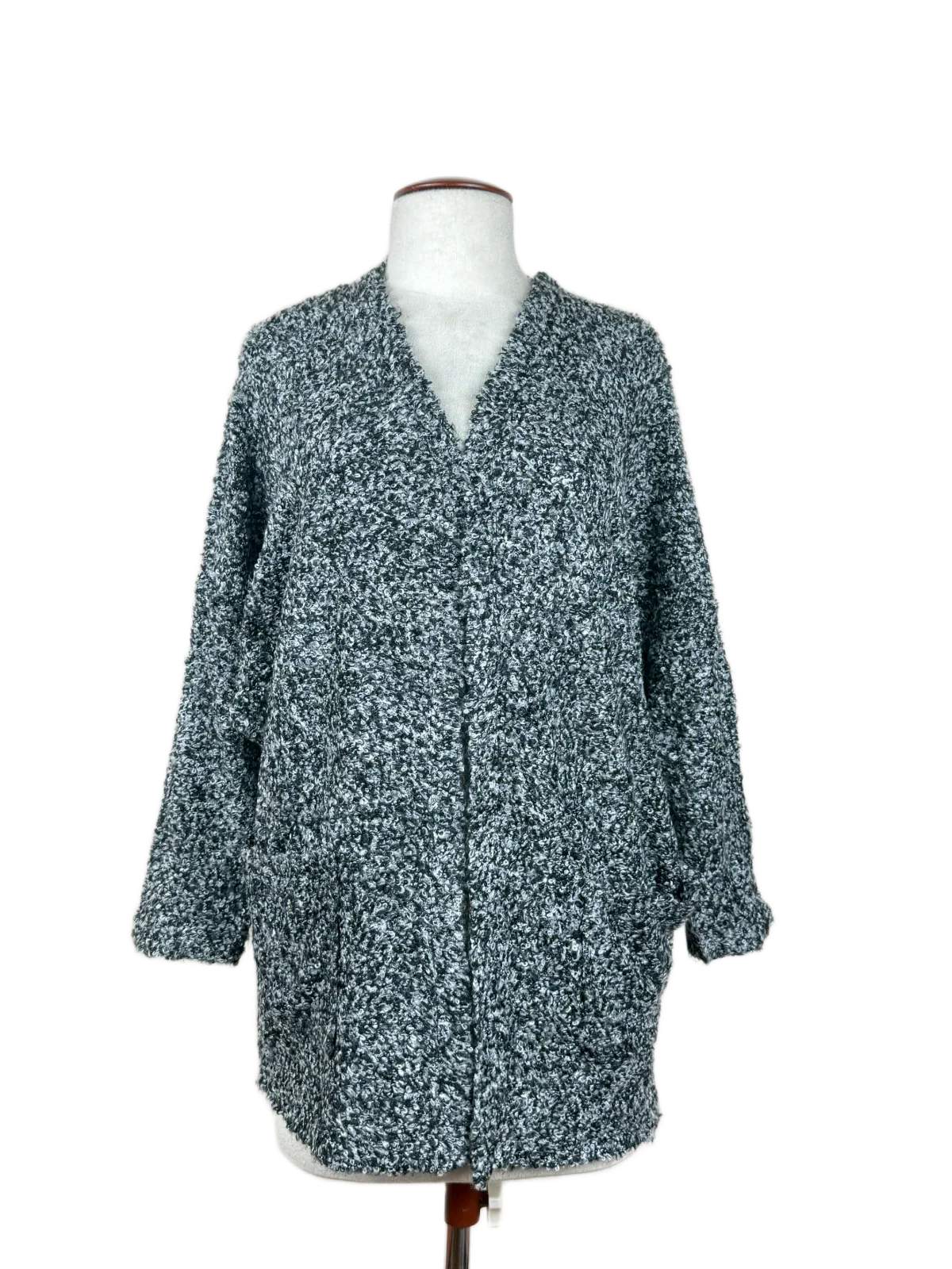 UK Imported secondhand Winter Long Cardigans - Atmosphere brand, Black & White Acrylic, Premium condition, for Women - Online Thrift Store Islamabad Pakistan
