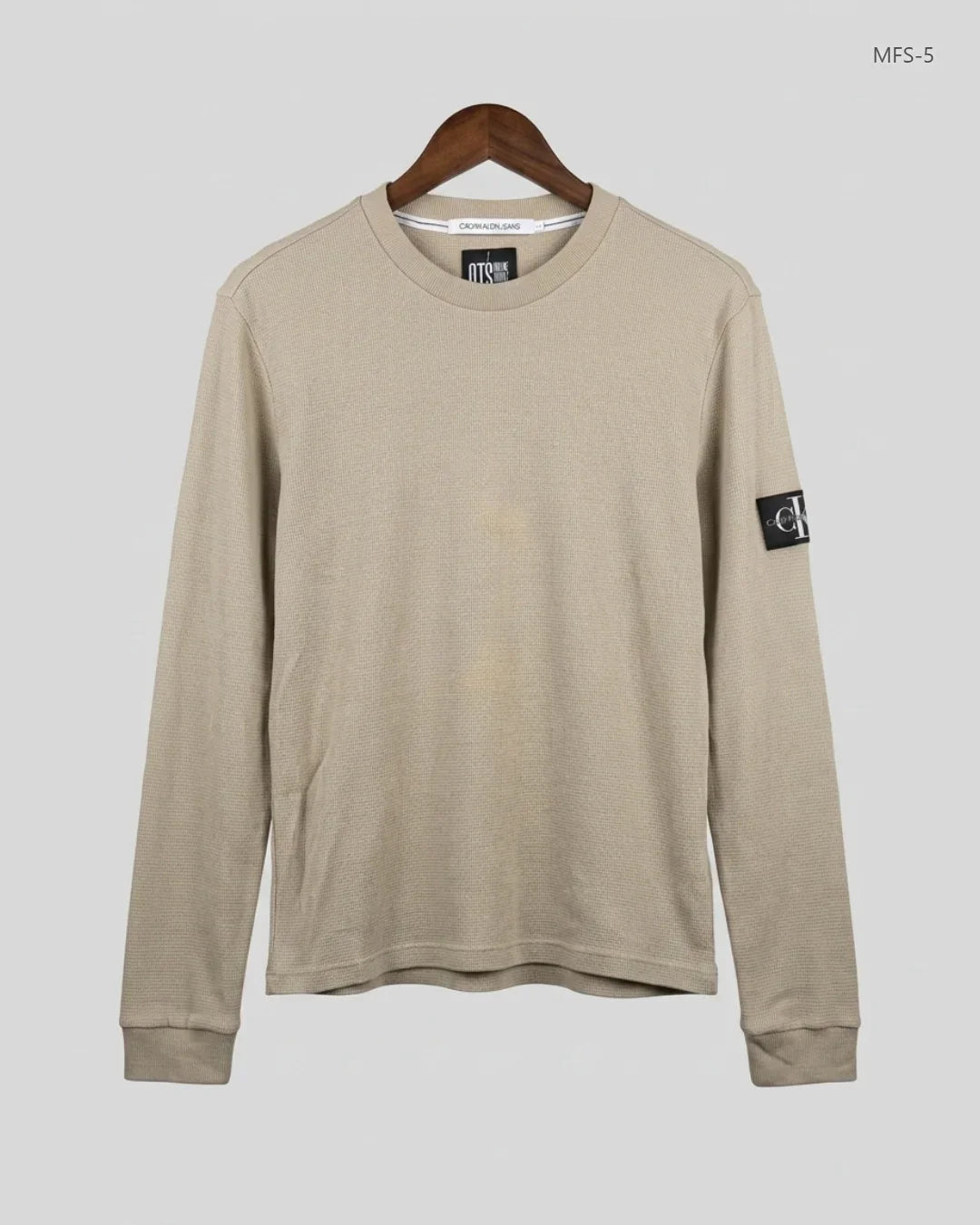Preloved Excellent Men's Full Sleeves T-Shirt by CALVIN KLEIN, Beige cotton for Men - OTS Thrift Shop Peshawar Pakistan