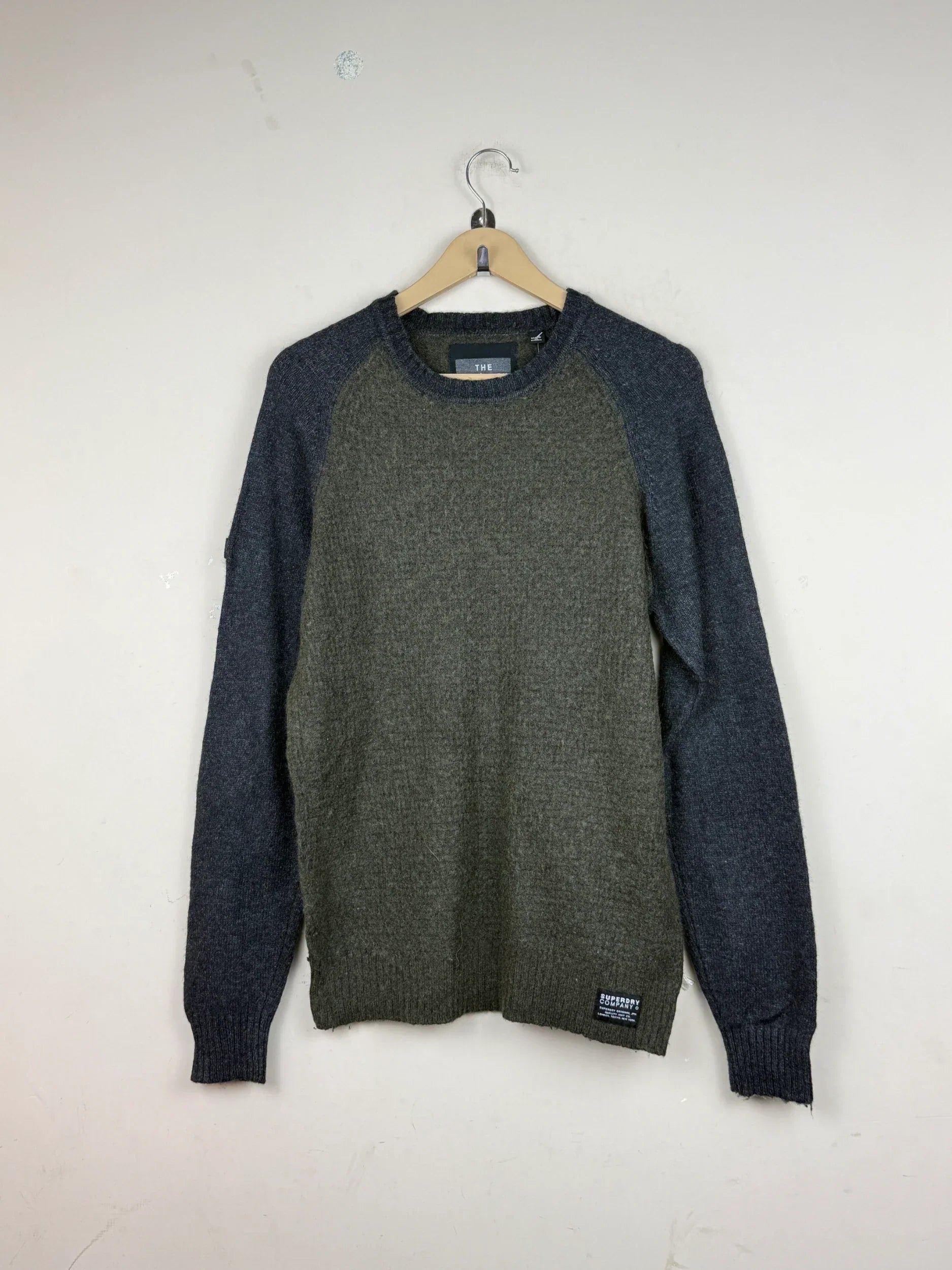Secondhand Branded Men's Jumpers & Sweaters by Superdry, Gray Wool fabric, Excellent condition, for Men - Online Thrift Shop Islamabad Pakistan