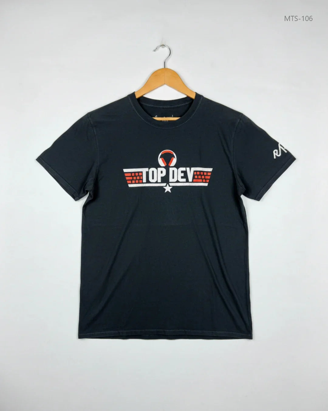 Preloved Excellent Mens Tshirts by GILDAN, Black Cotton for Men - OTS Thrift Shop Karachi Pakistan