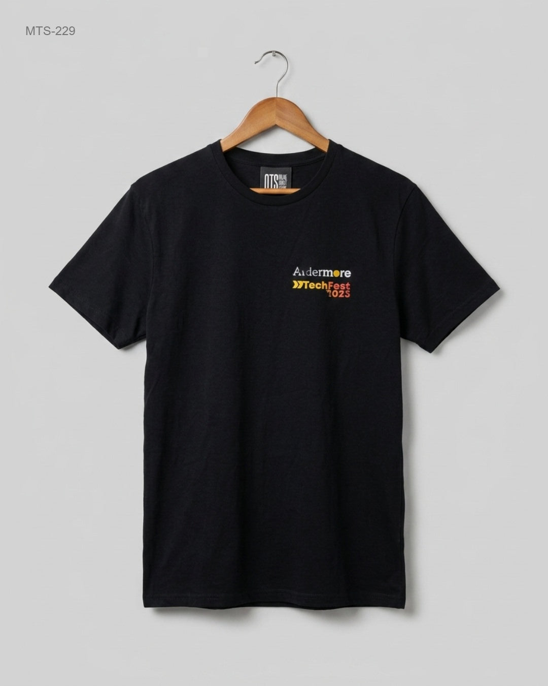 Secondhand Branded Mens Tshirts by GILDAN, Black Cotton fabric, Excellent condition, for Mens - Online Thrift Shop Karachi Pakistan