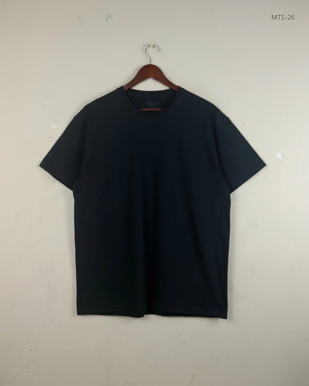 Secondhand Branded Mens Tshirts by Fruit of the Loom, Black Cotton fabric, Premium condition, for Men's - Online Thrift Shop Karachi Pakistan