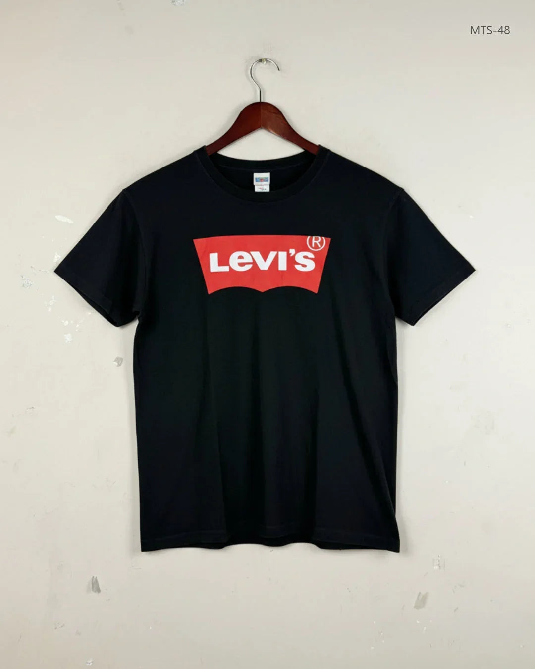 Secondhand Branded Mens Tshirts by Levis, Black Cotton fabric, Excellent condition, for Men's - Online Thrift Shop Karachi Pakistan