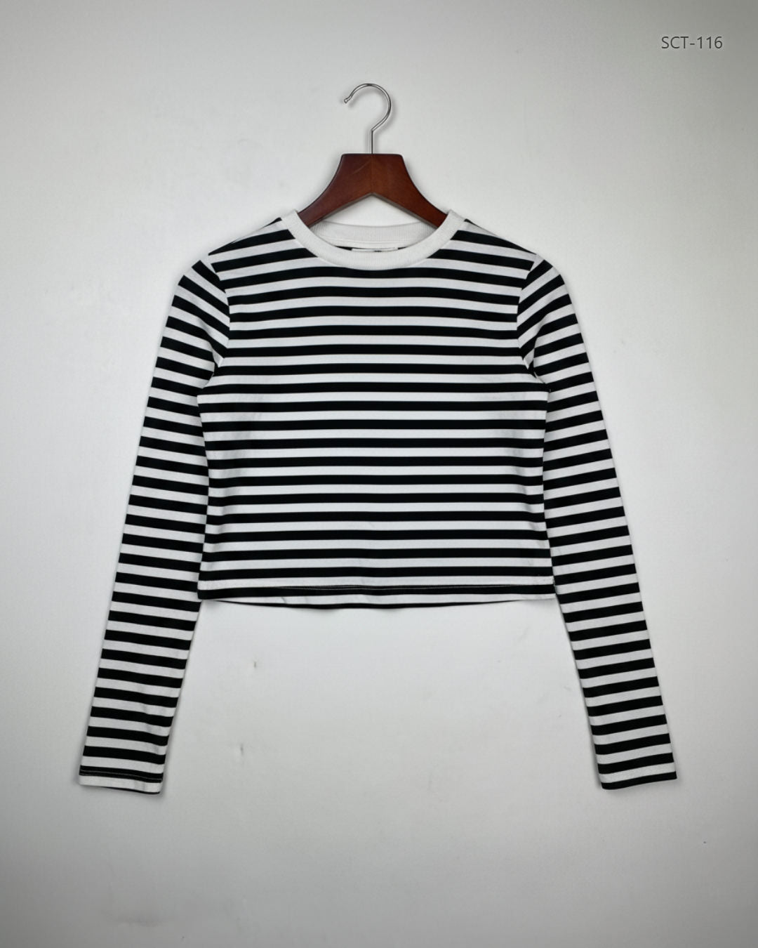 UK Imported secondhand Summer Crop Tops - H&M brand, Black & White Polyester, Premium condition, for Womens - Online Thrift Store Karachi Pakistan