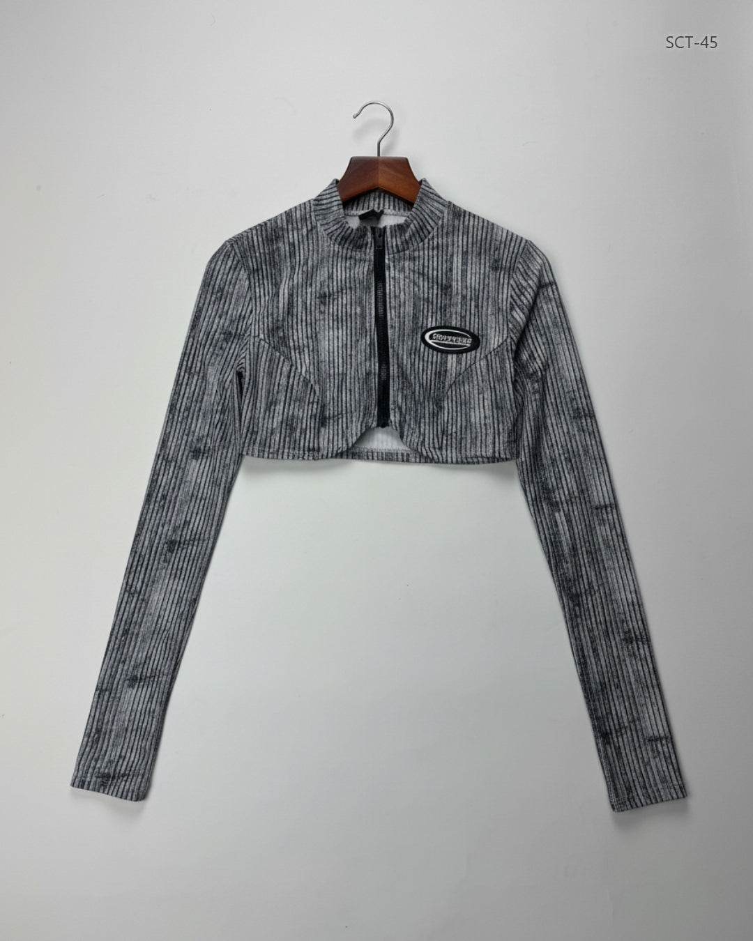 Secondhand Branded Summer Crop Tops by Shein, Black & White Polyester fabric, Premium condition, for Womens - Online Thrift Shop Peshawar Pakistan