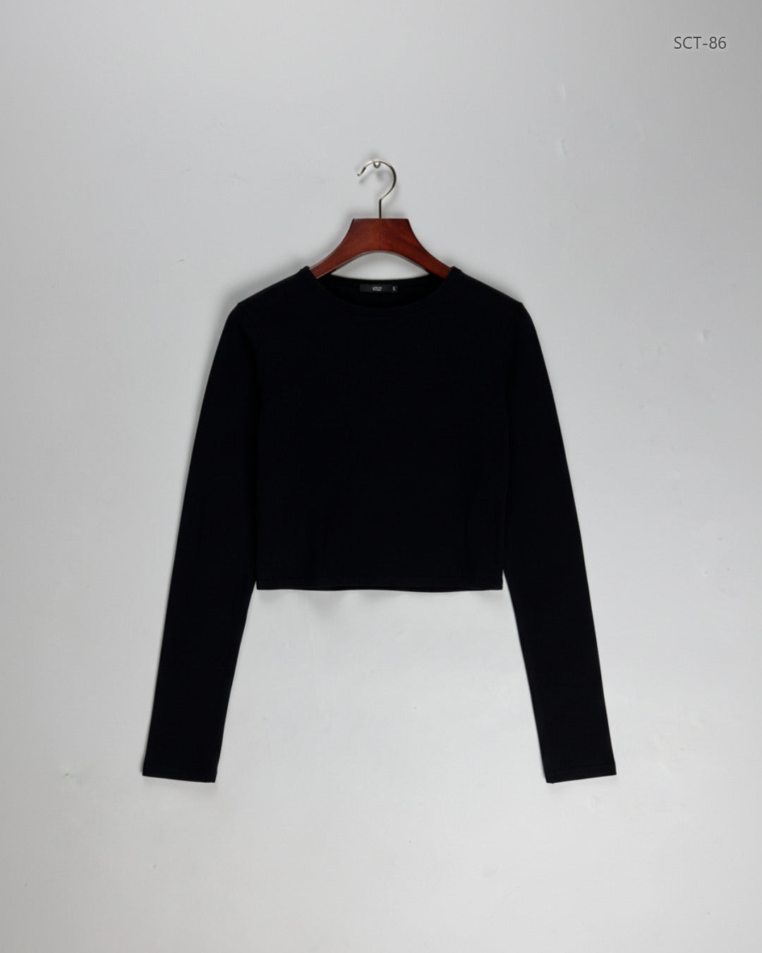 Shop Premium Summer Crop Tops by PRETTYLITTLETHING | Preloved Branded Clothes | Black Cotton | Womens | OTS Thrift Store Lahore Pakistan