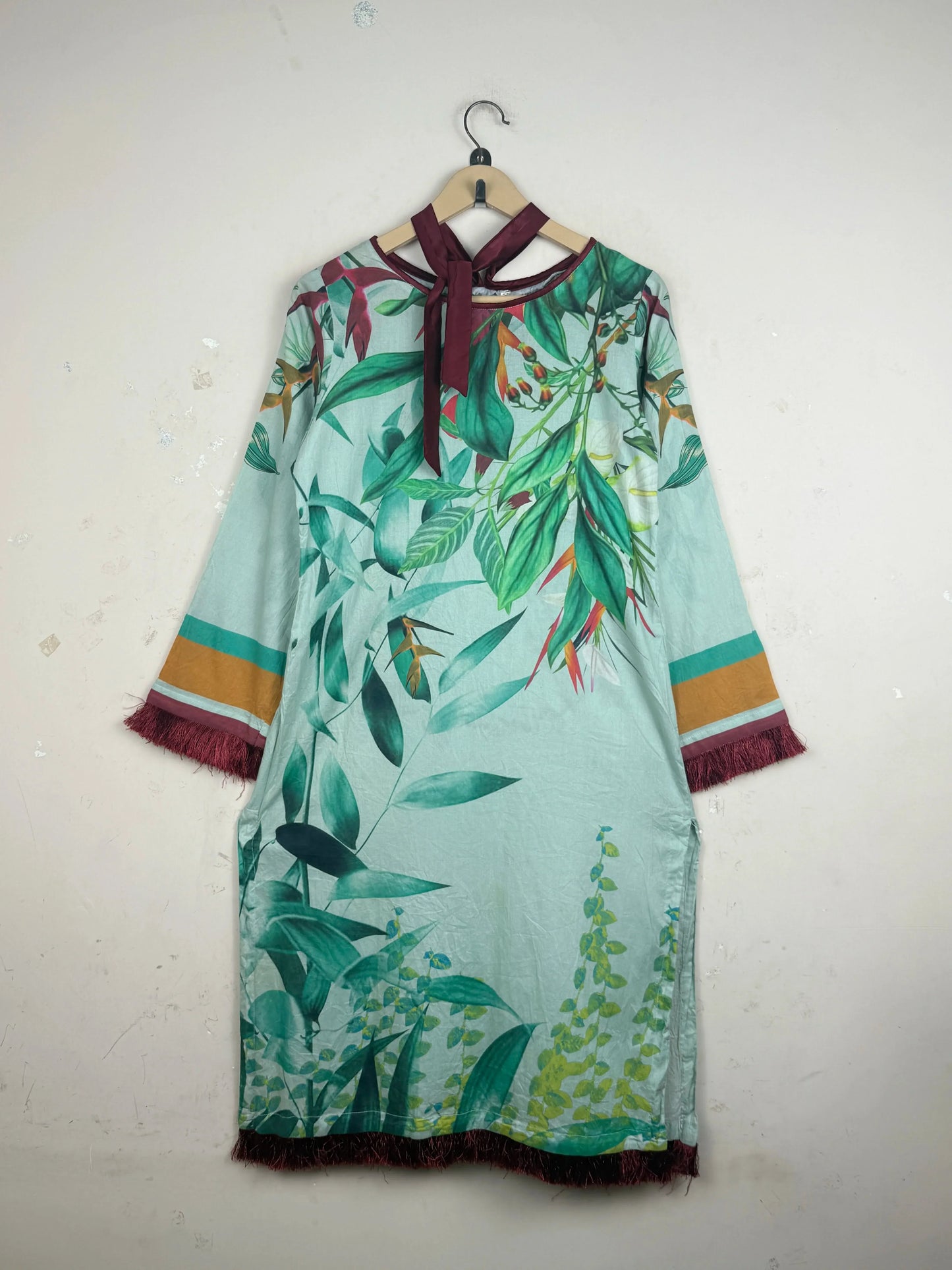 Secondhand Branded Summer Kurti by CUT LABEL, Green Lawn fabric, Premium condition, for Womens - Online Thrift Shop Islamabad Pakistan