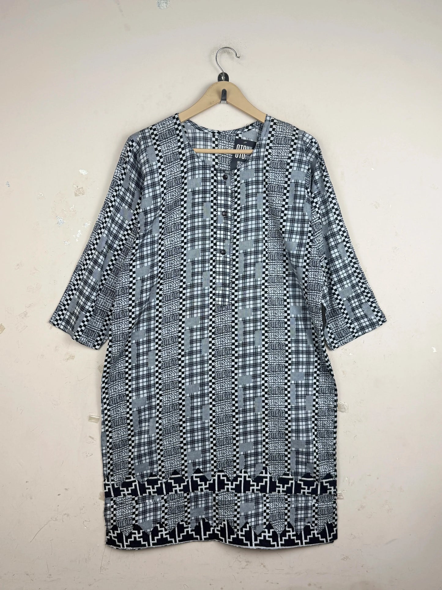 Premium Condition Summer Kurti | Preloved CUT LABEL | Black & White Lawn | Thrift Shop for Womens Peshawar Pakistan | OTS