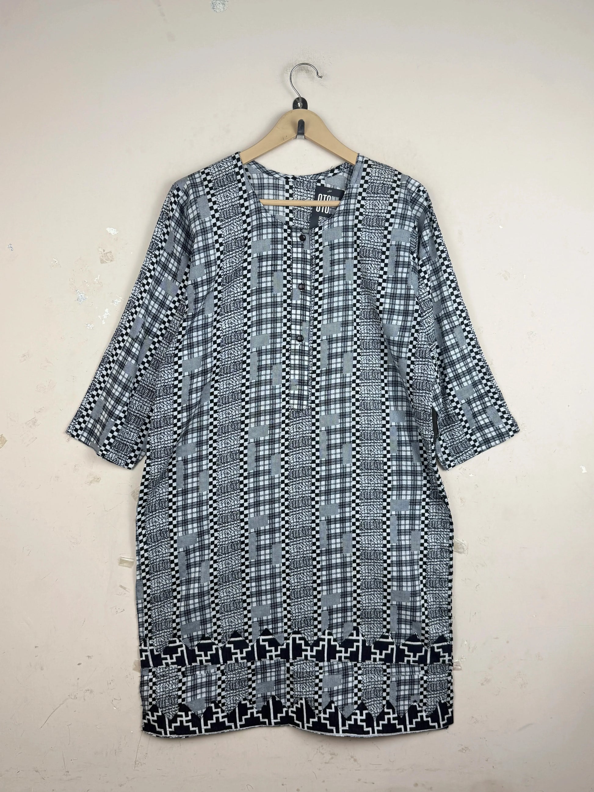 Premium Condition Summer Kurti | Preloved CUT LABEL | Black & White Lawn | Thrift Shop for Womens Peshawar Pakistan | OTS