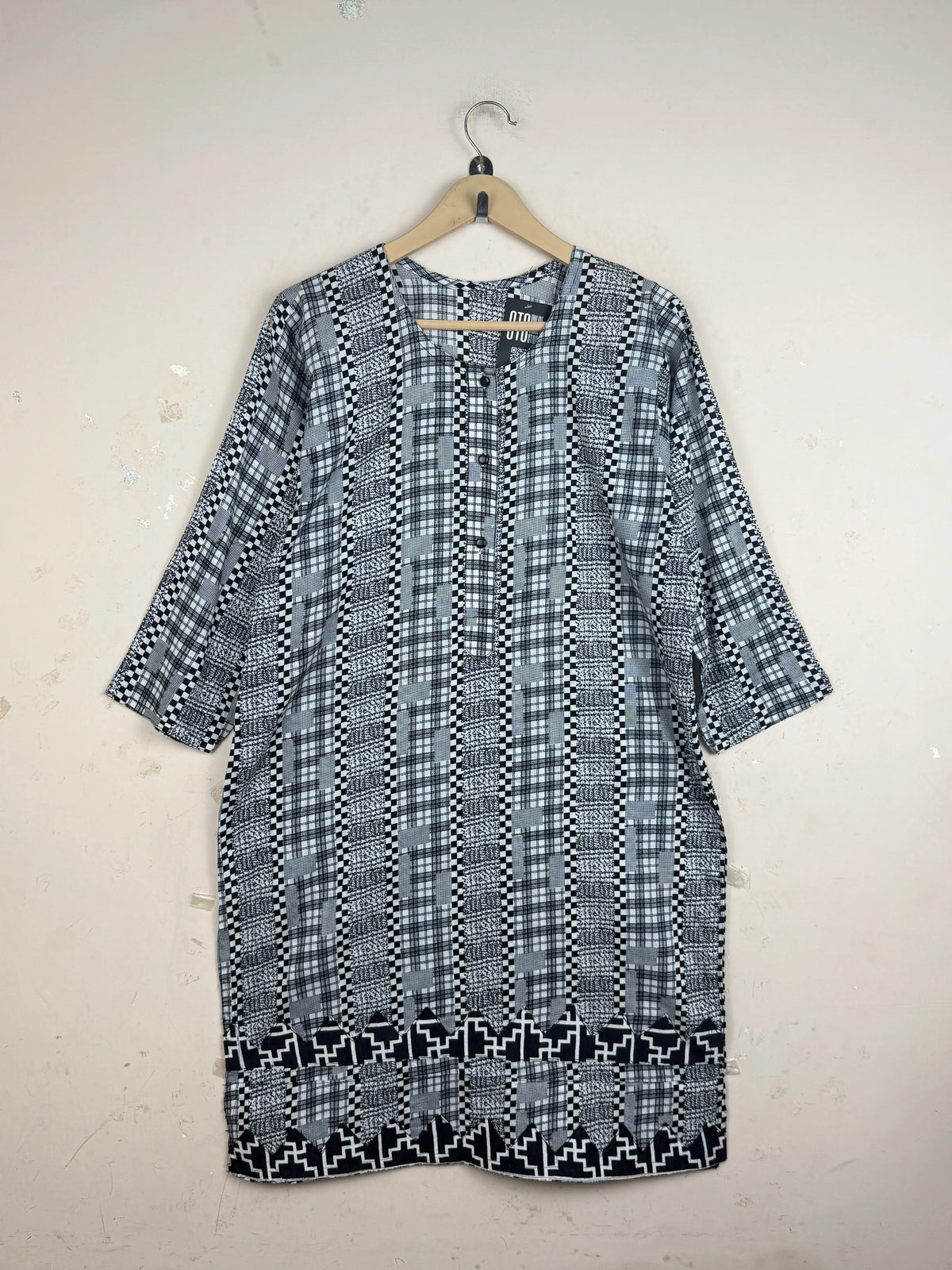 Premium Condition Summer Kurti | Preloved CUT LABEL | Black & White Lawn | Thrift Shop for Womens Peshawar Pakistan | OTS