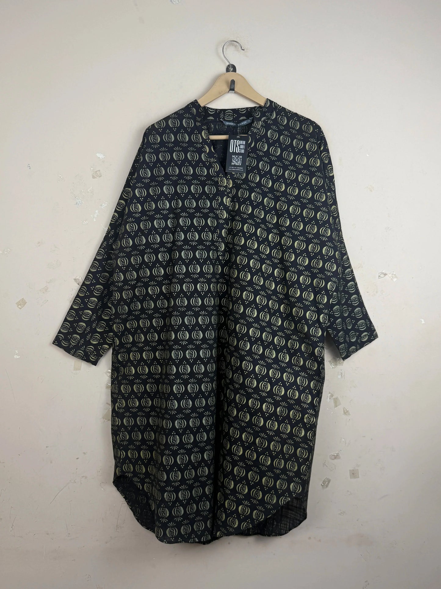 Secondhand Branded Summer Kurti by GENERATION, Black LAWN fabric, Premium condition, for Womens - Online Thrift Shop Islamabad Pakistan