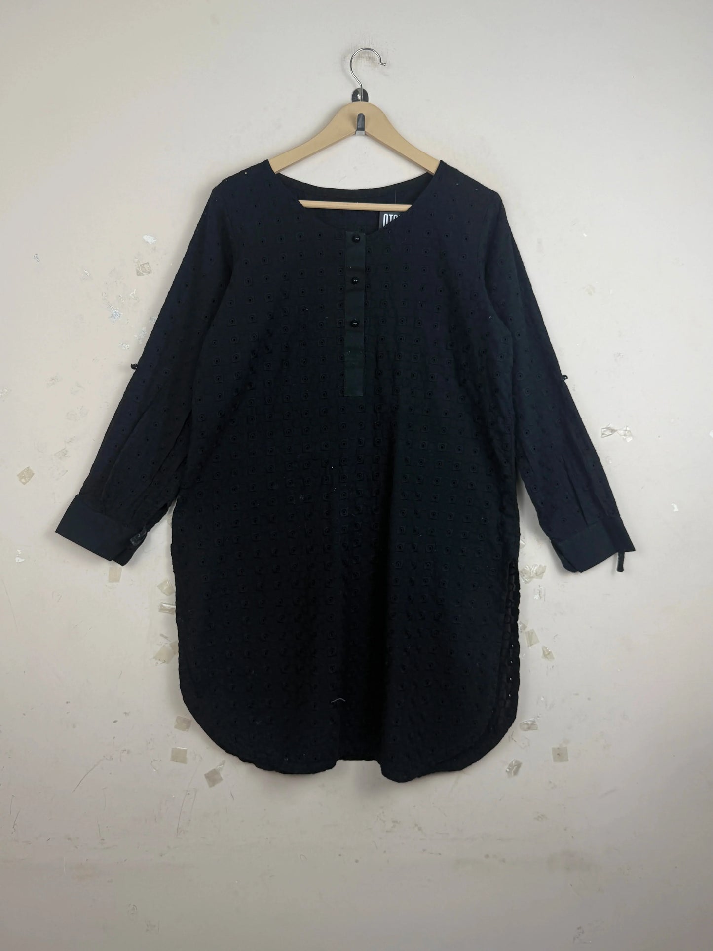 Shop Premium Summer Kurti by Unknown | Preloved Branded Clothes | Black Cotton | Womens | OTS Thrift Store Karachi Pakistan