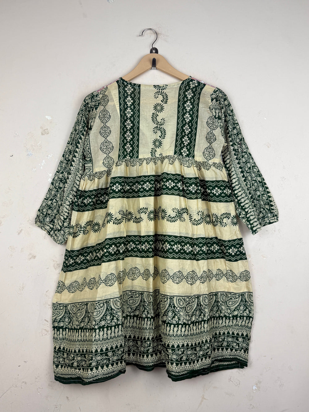 Buy Beige GREEN LAWN Summer Kurti by Unknown - Premium condition for Womens | Preloved OTS Pakistan (SK-123)