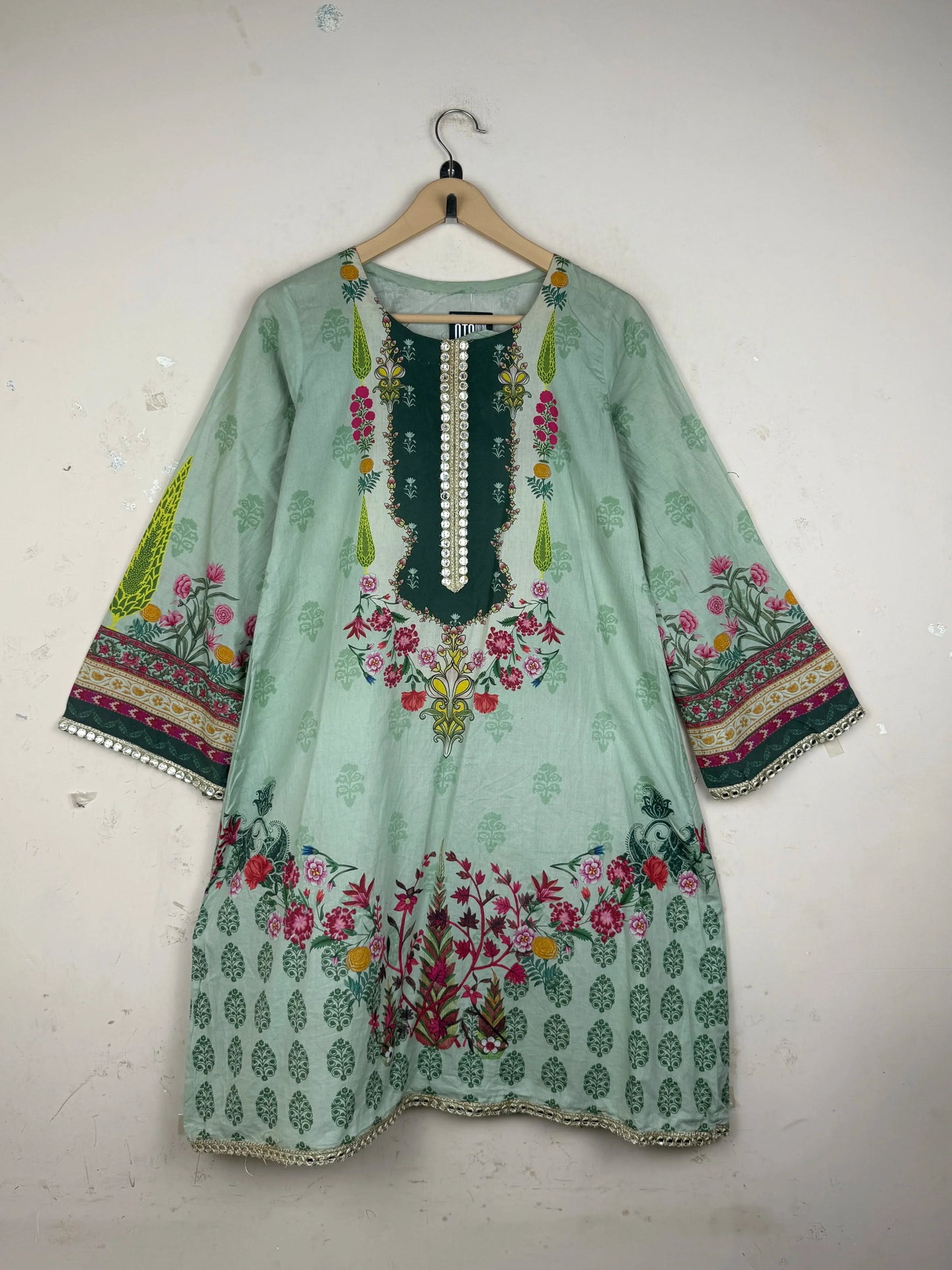 Secondhand Branded Summer Kurti by Unknown, Pistachio LAWN fabric, Premium condition, for Womens - Online Thrift Shop Peshawar Pakistan