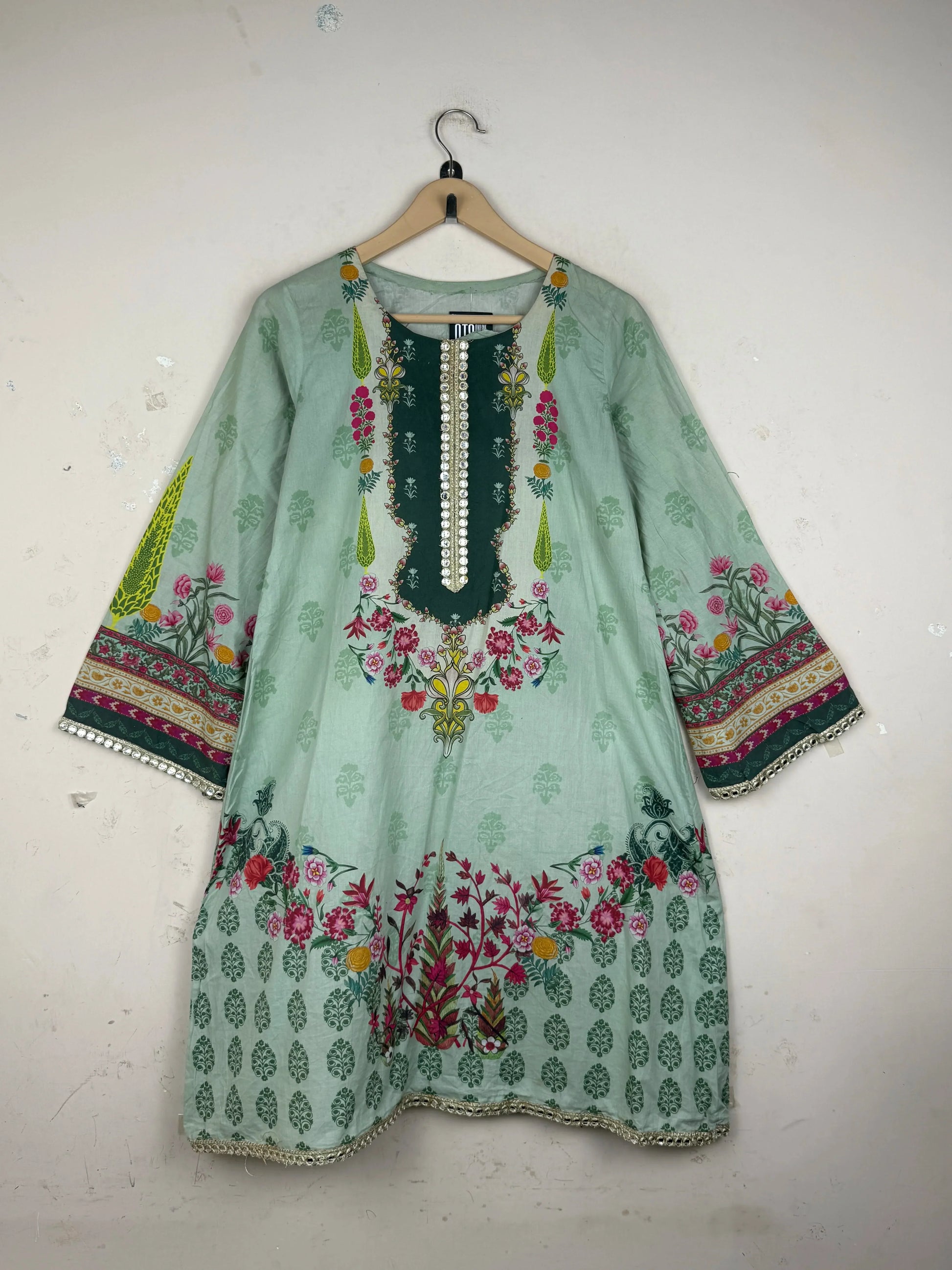 Secondhand Branded Summer Kurti by Unknown, Pistachio LAWN fabric, Premium condition, for Womens - Online Thrift Shop Peshawar Pakistan