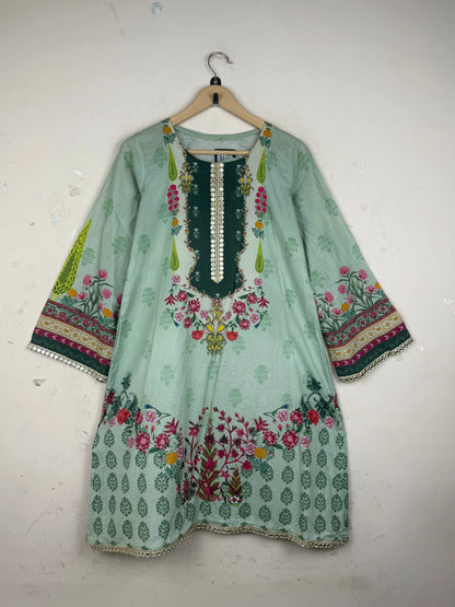 Secondhand Branded Summer Kurti by Unknown, Pistachio LAWN fabric, Premium condition, for Womens - Online Thrift Shop Peshawar Pakistan