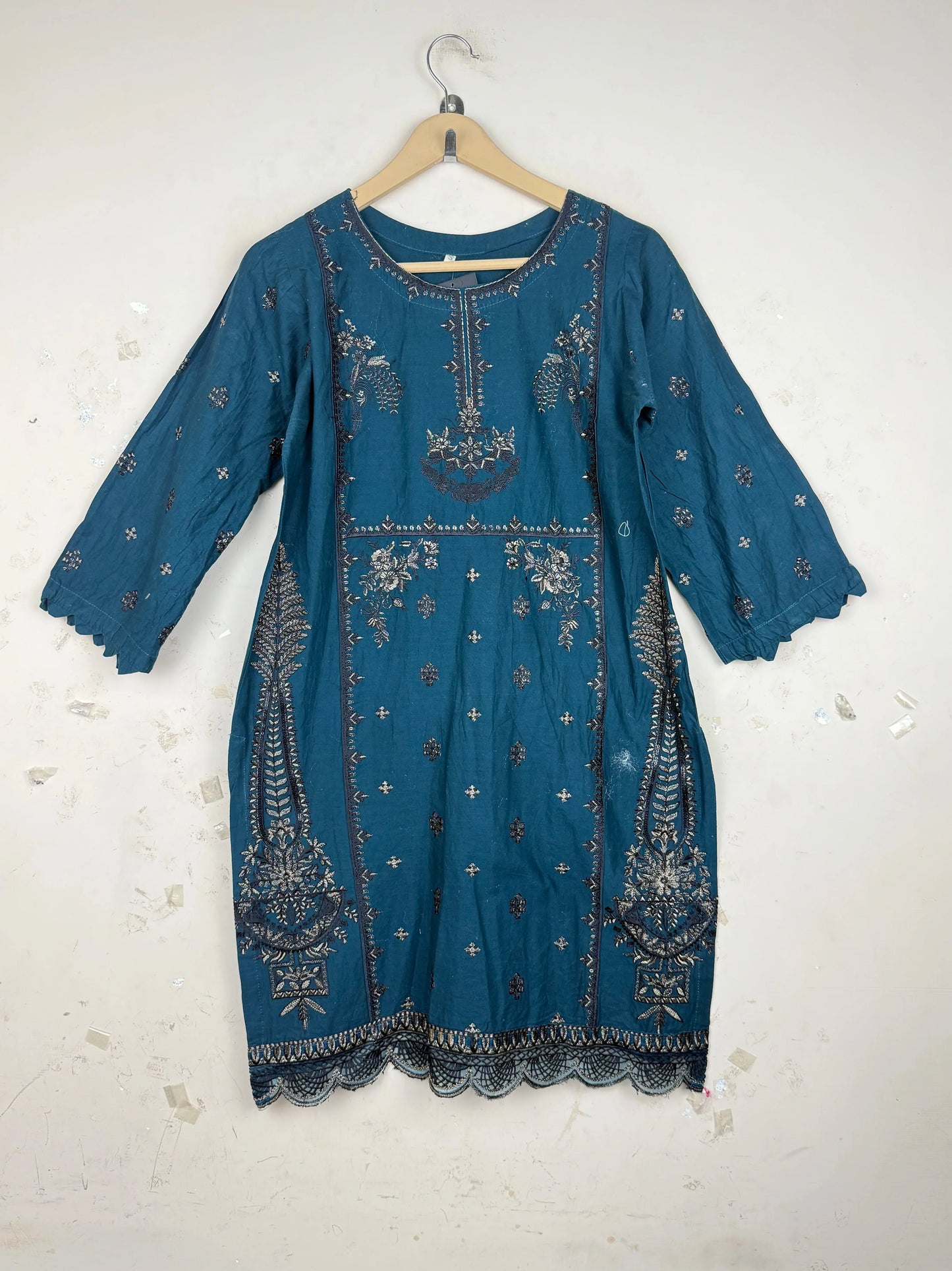 Secondhand Branded Summer Kurti by Unknown, Green LAWN fabric, Premium condition, for Womens - Online Thrift Shop Karachi Pakistan