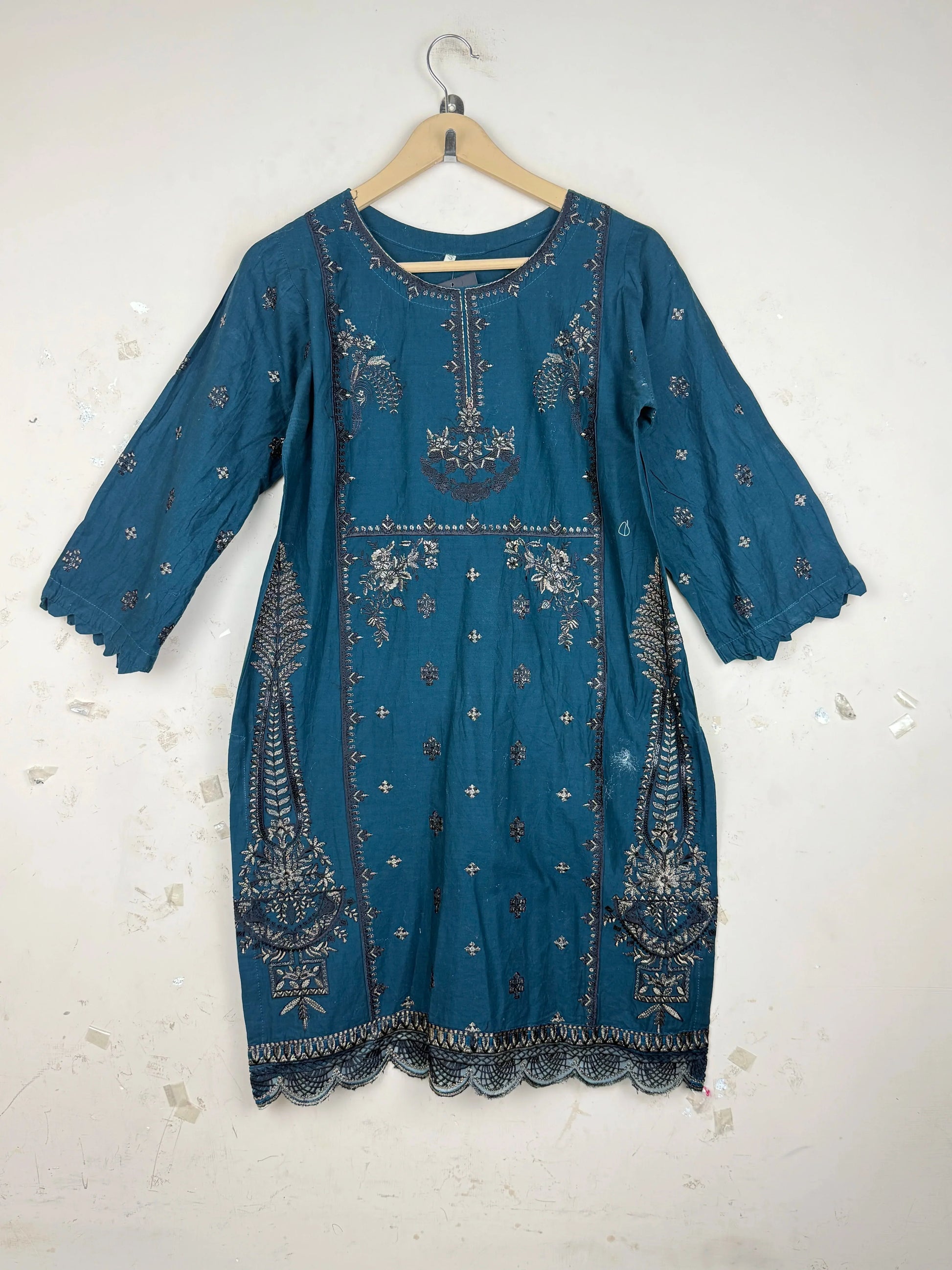 Secondhand Branded Summer Kurti by Unknown, Green LAWN fabric, Premium condition, for Womens - Online Thrift Shop Karachi Pakistan