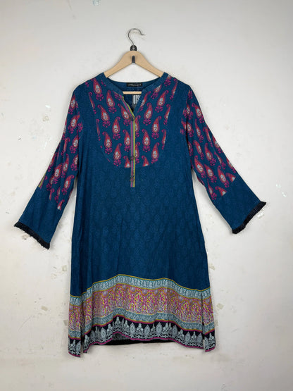 Secondhand Branded Summer Kurti by LIME LIGHT, Green LAWN fabric, Good condition, for Womens - Online Thrift Shop Lahore Pakistan