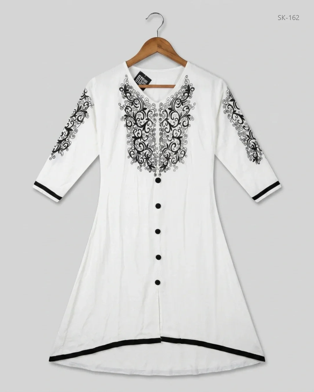Shop Excellent Summer Kurti by CUT LABEL | Preloved Branded Clothes | Black & White Lawn | Womens | OTS Thrift Store Peshawar Pakistan