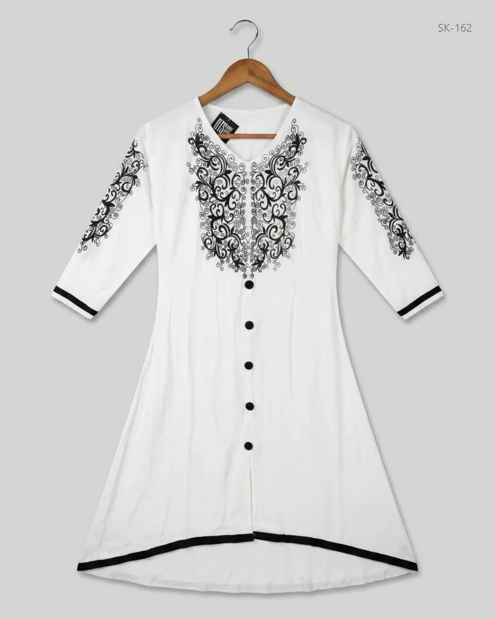 Shop Excellent Summer Kurti by CUT LABEL | Preloved Branded Clothes | Black & White Lawn | Womens | OTS Thrift Store Peshawar Pakistan