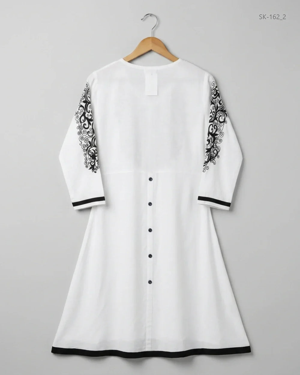Shop Excellent Condition Black & White Lawn Summer Kurti by CUT LABEL for Womens at OTS - Online Thrift Store Pakistan (SK-162)