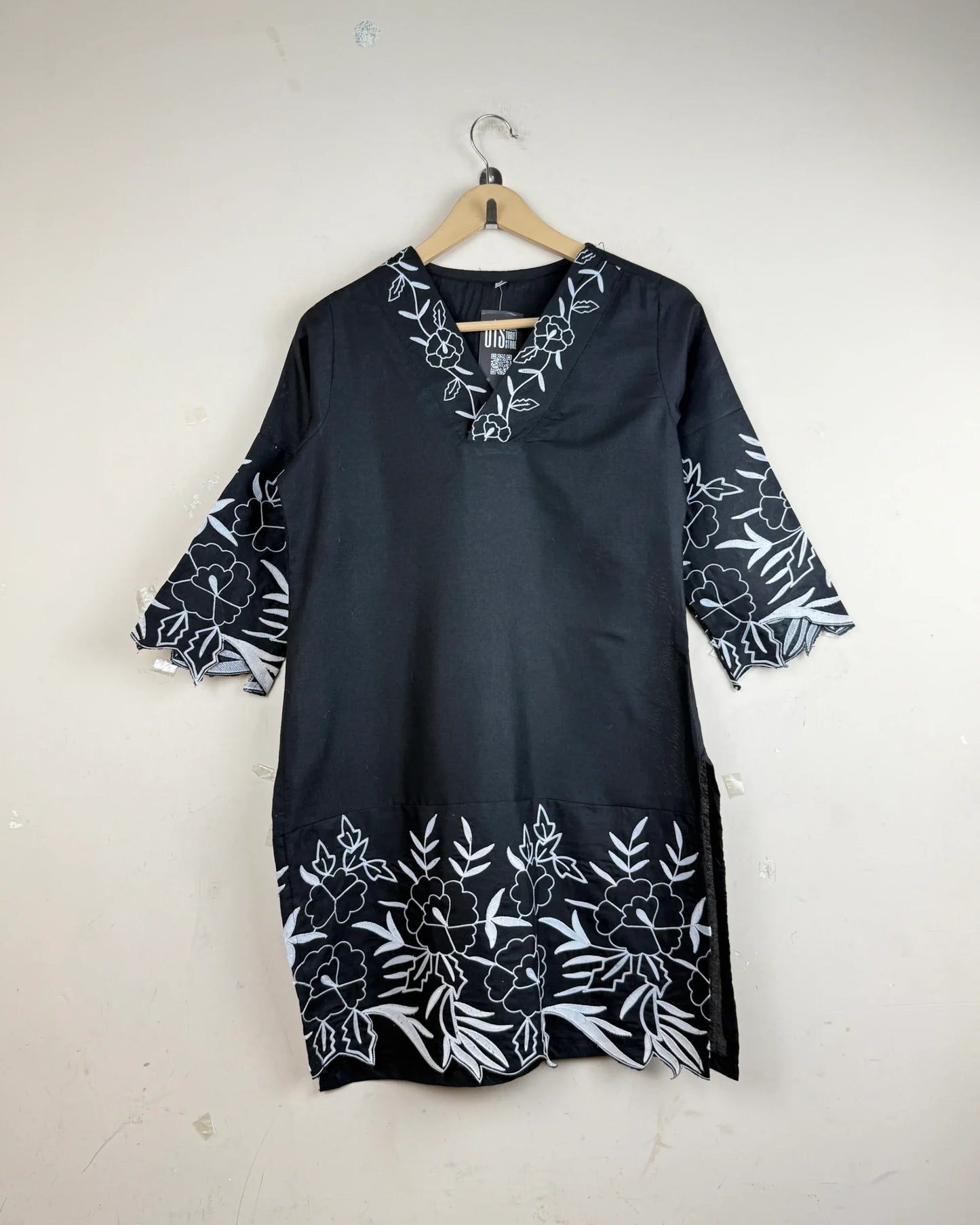 Shop Premium Summer Kurti by Cut Label | Preloved Branded Clothes | Black Cotton | | OTS Thrift Store Karachi Pakistan