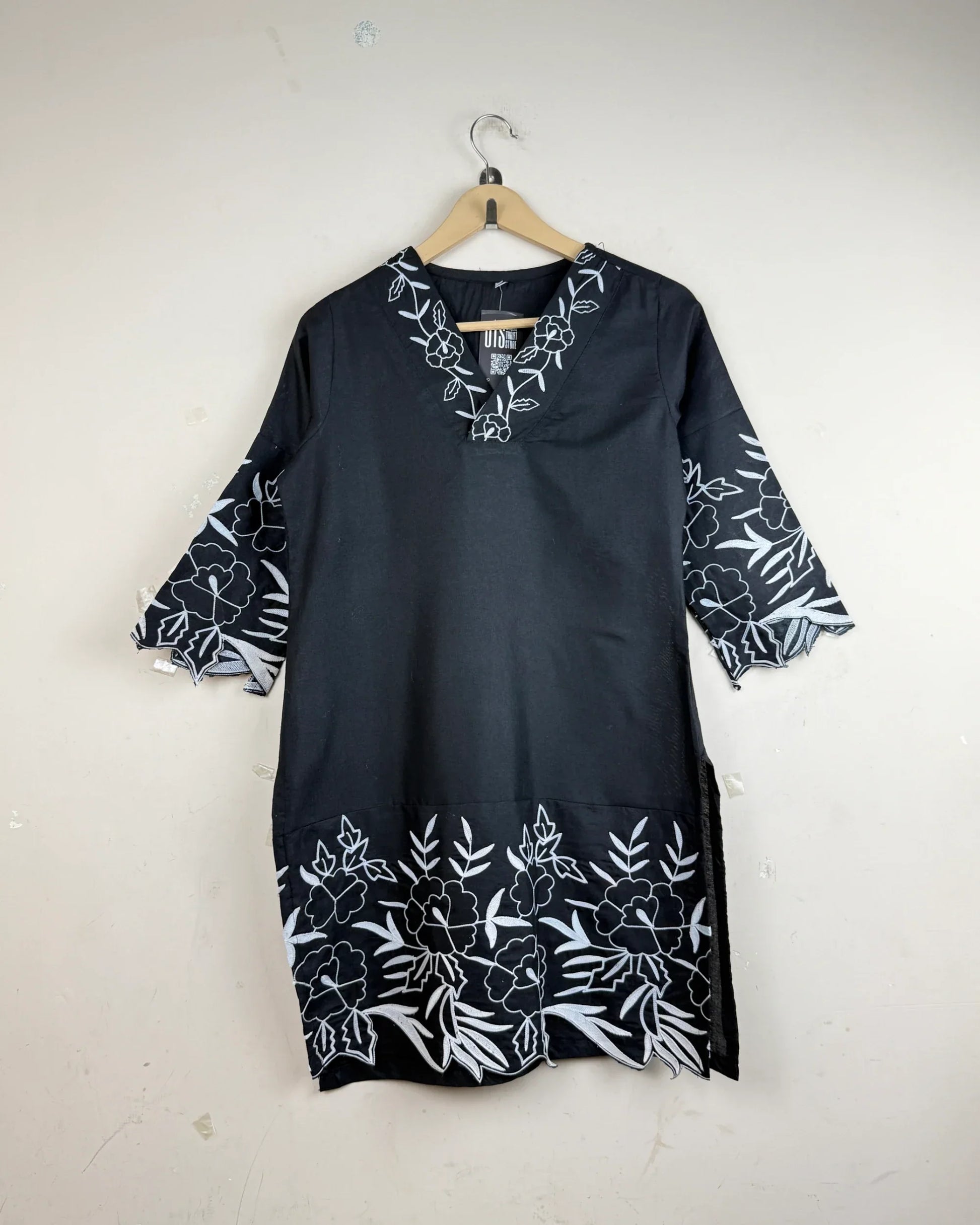 Shop Premium Summer Kurti by Cut Label | Preloved Branded Clothes | Black Cotton | | OTS Thrift Store Karachi Pakistan