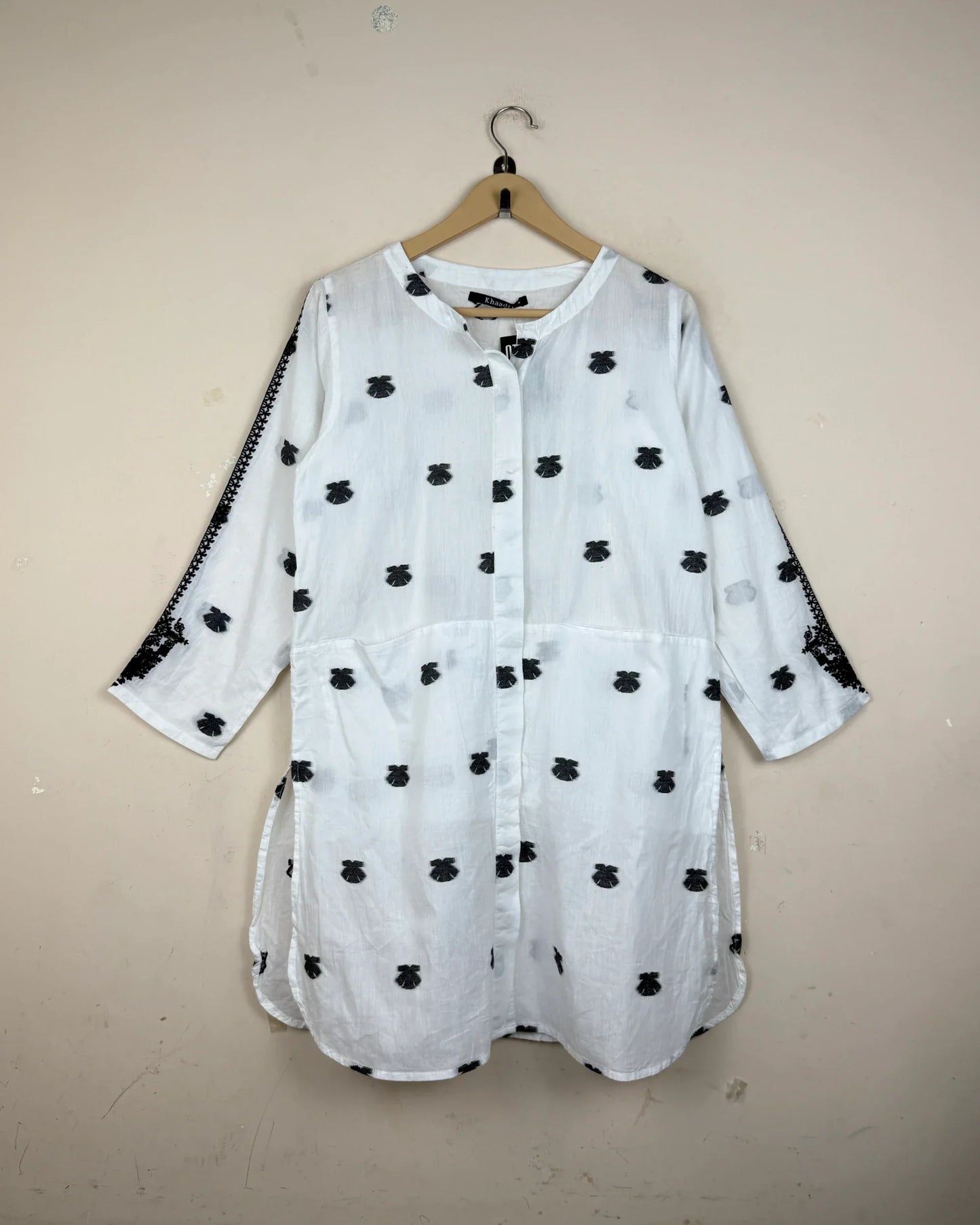 Secondhand Branded Summer Kurti by KHAADI, White LAWN fabric, Premium condition, for - Online Thrift Shop Islamabad Pakistan