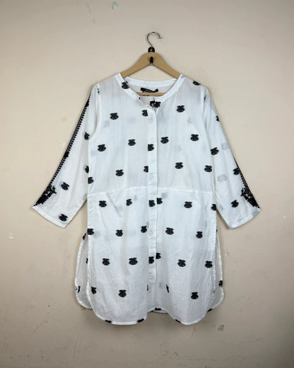 Secondhand Branded Summer Kurti by KHAADI, White LAWN fabric, Premium condition, for - Online Thrift Shop Islamabad Pakistan