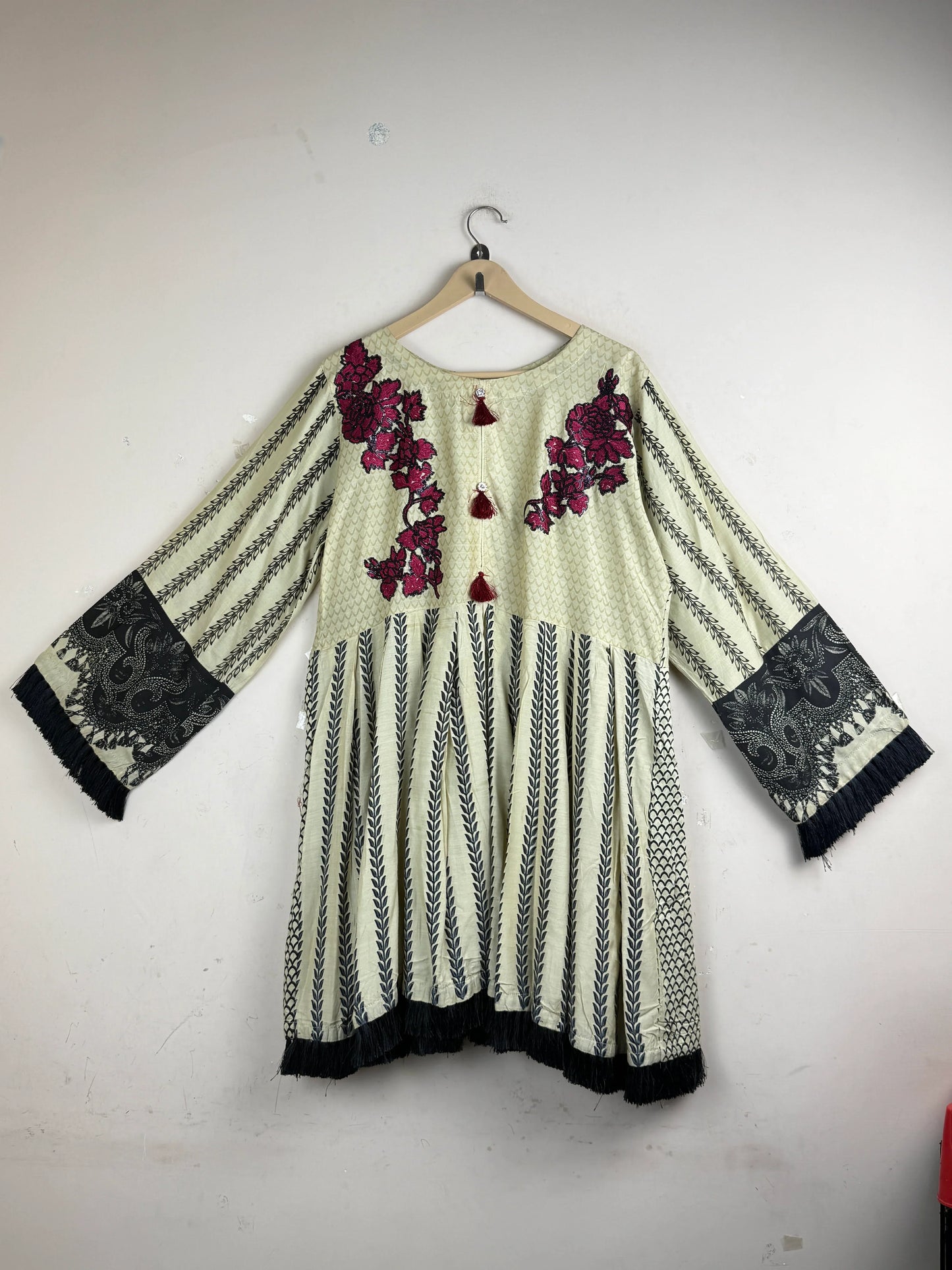 Shop Premium Summer Kurti by Cut Label | Preloved Branded Clothes | Beige Cotton | Women | OTS Thrift Store Lahore Pakistan