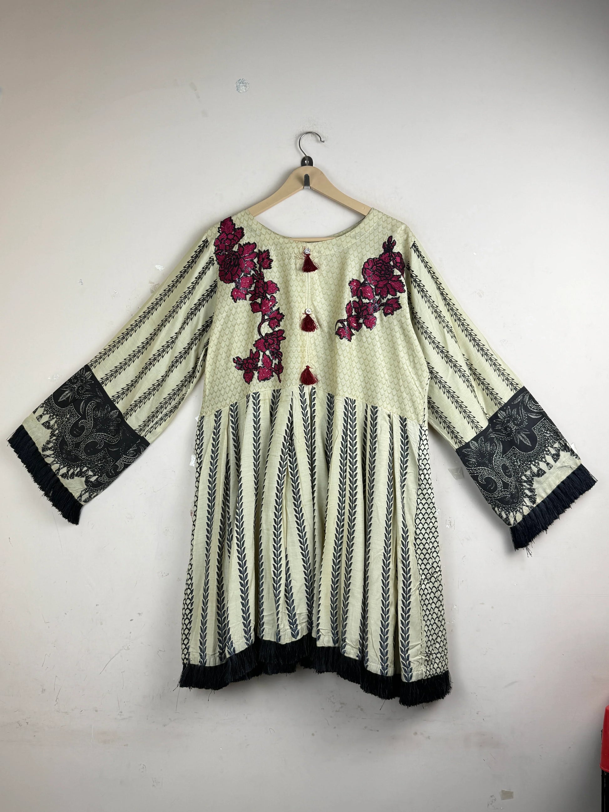 Shop Premium Summer Kurti by Cut Label | Preloved Branded Clothes | Beige Cotton | Women | OTS Thrift Store Lahore Pakistan