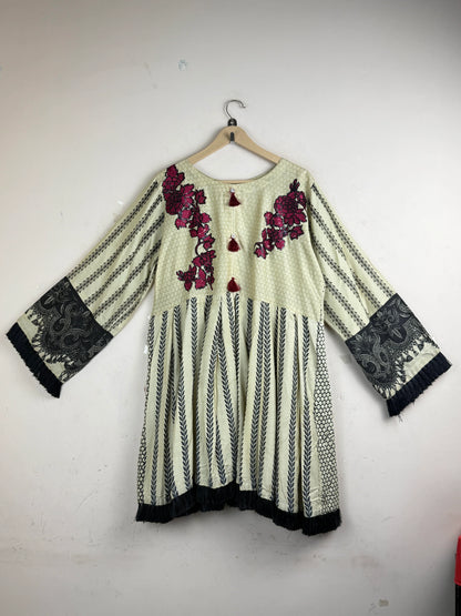 Shop Premium Summer Kurti by Cut Label | Preloved Branded Clothes | Beige Cotton | Women | OTS Thrift Store Lahore Pakistan