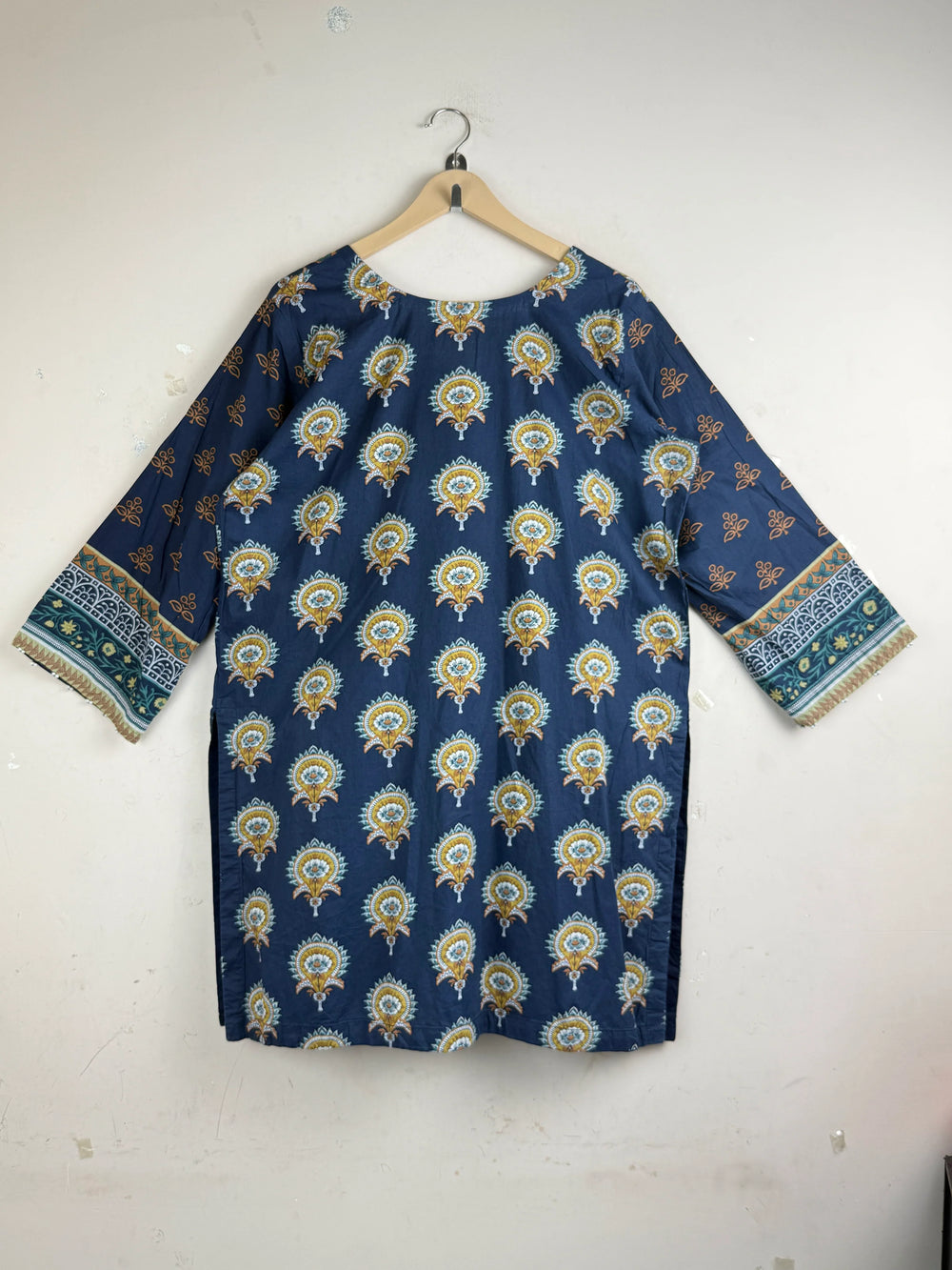 Buy Blue Lawn Summer Kurti by Cut Label - Premium condition for Women | Preloved OTS Pakistan (SK-68)