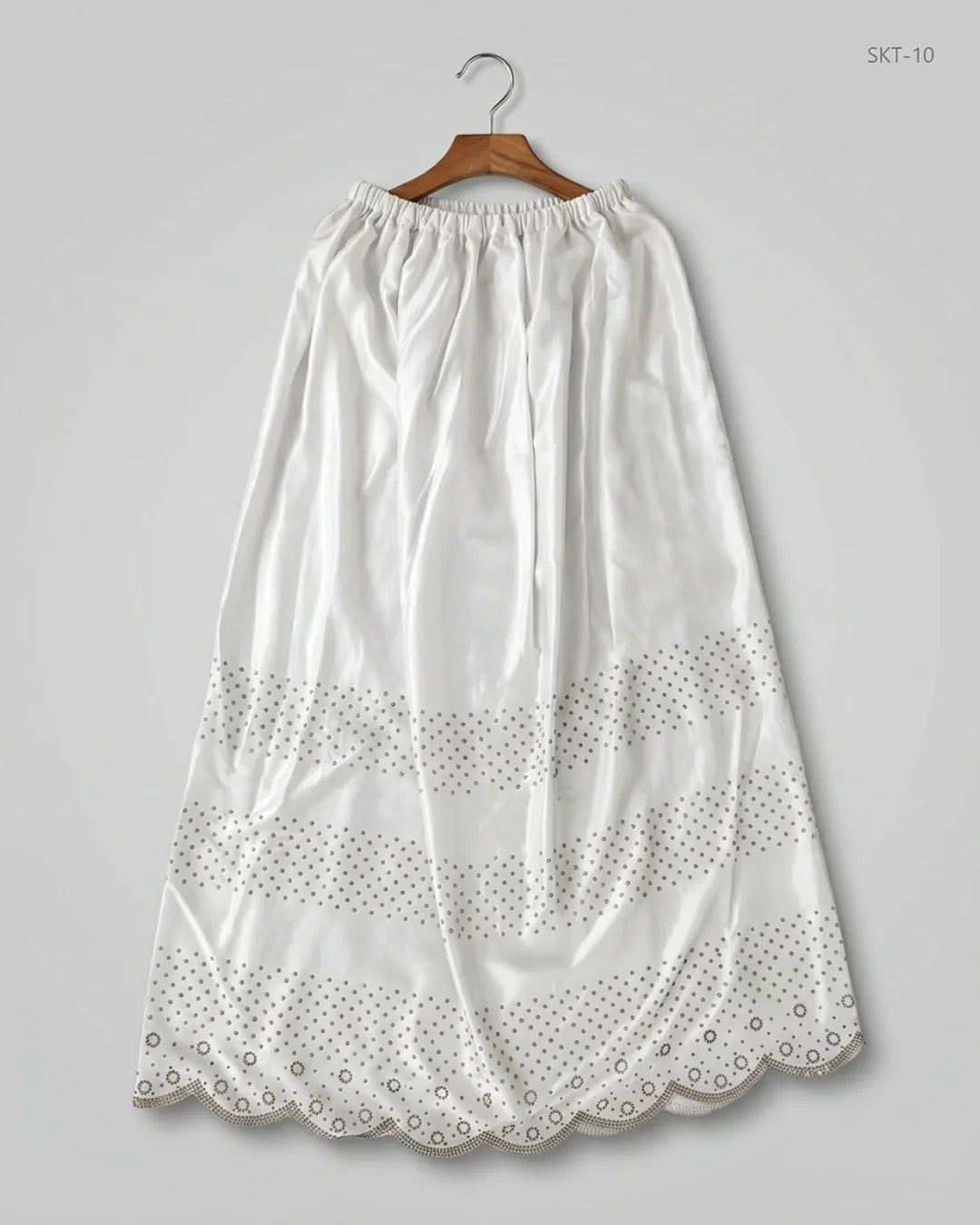 Secondhand Branded Women's skirts by CUT LABEL, White SILK fabric, Premium condition, for - Online Thrift Shop Peshawar Pakistan